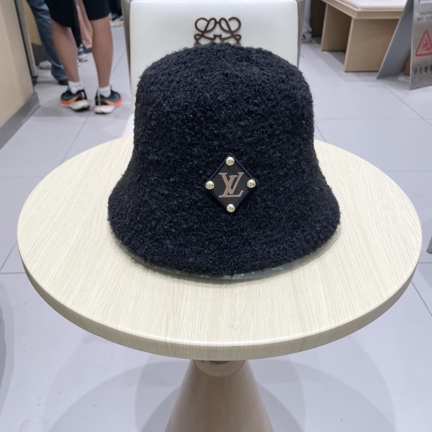 LV路易威登帽子女秋冬季羊毛水桶帽日系显脸小盆帽时尚保暖渔夫帽