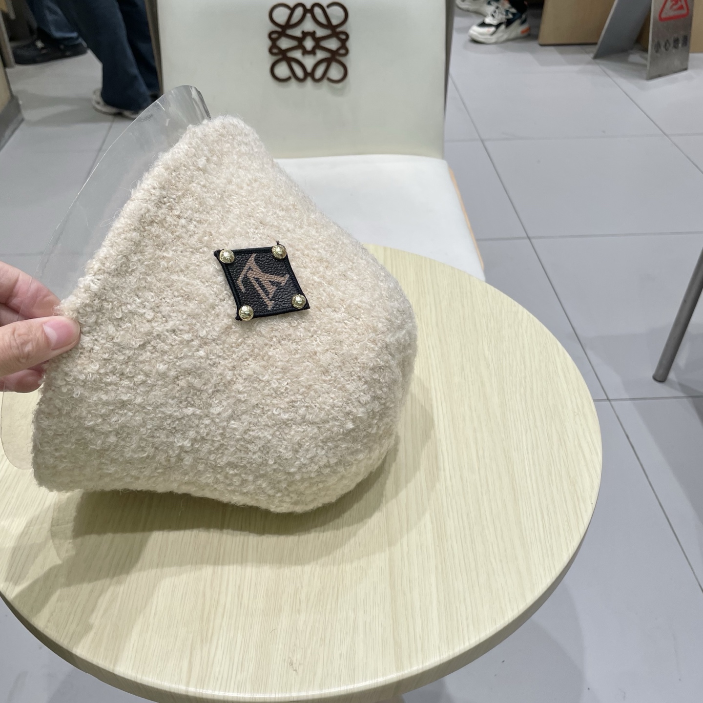 LV路易威登帽子女秋冬季羊毛水桶帽日系显脸小盆帽时尚保暖渔夫帽