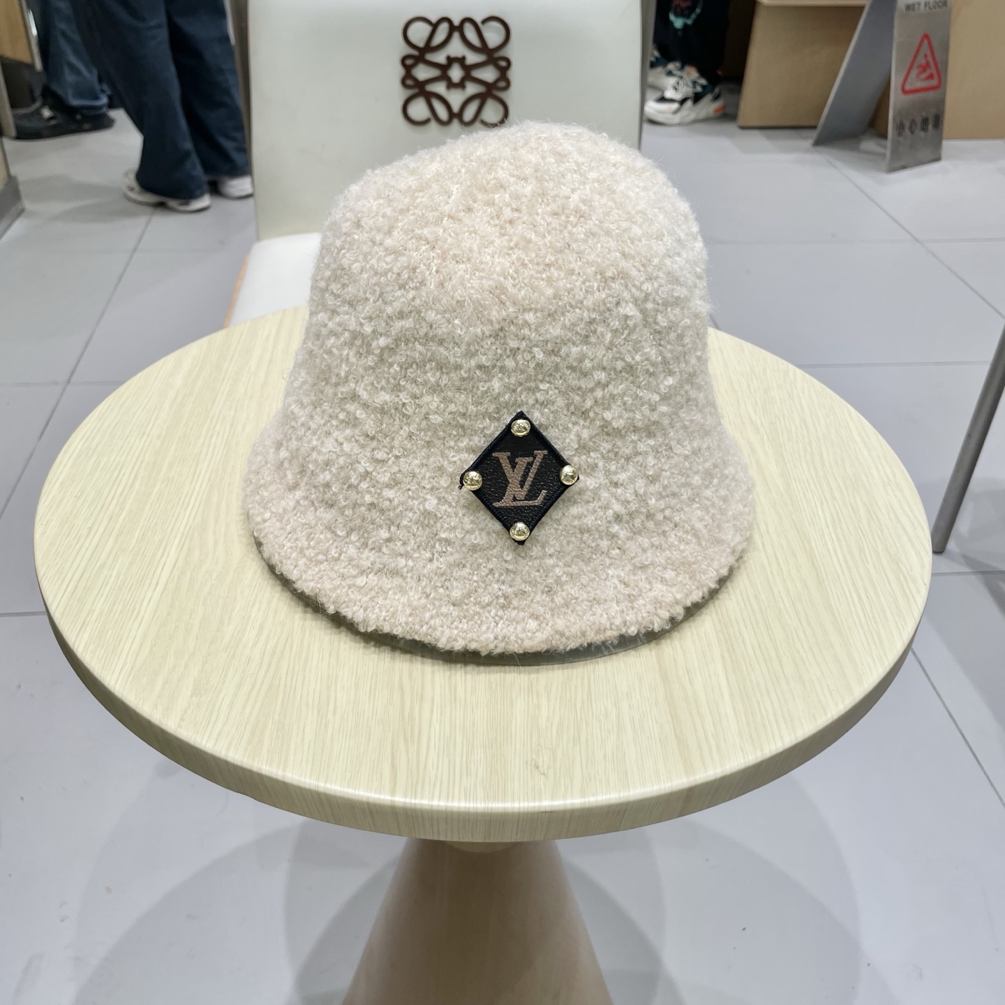 LV路易威登帽子女秋冬季羊毛水桶帽日系显脸小盆帽时尚保暖渔夫帽