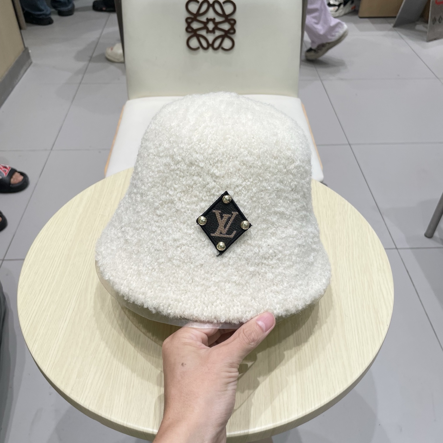 LV路易威登帽子女秋冬季羊毛水桶帽日系显脸小盆帽时尚保暖渔夫帽