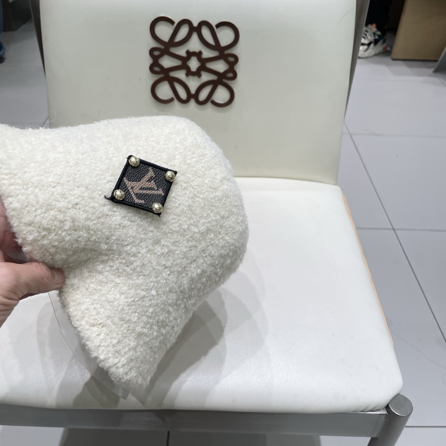 LV路易威登帽子女秋冬季羊毛水桶帽日系显脸小盆帽时尚保暖渔夫帽