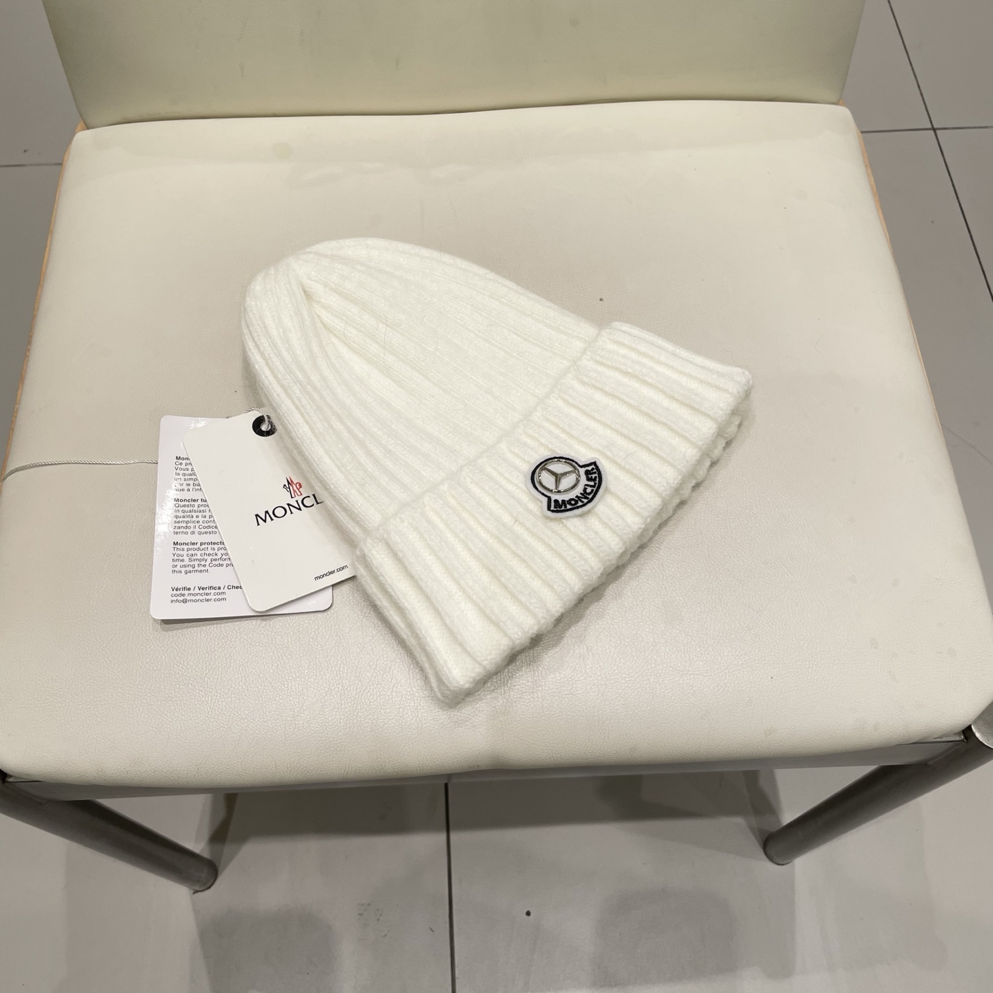 蒙口Moncler盟可睐💥官网经典针织帽，原单复刻.非常柔软亲肤，弹性很好💓有质感又非常百搭的款式~保暖