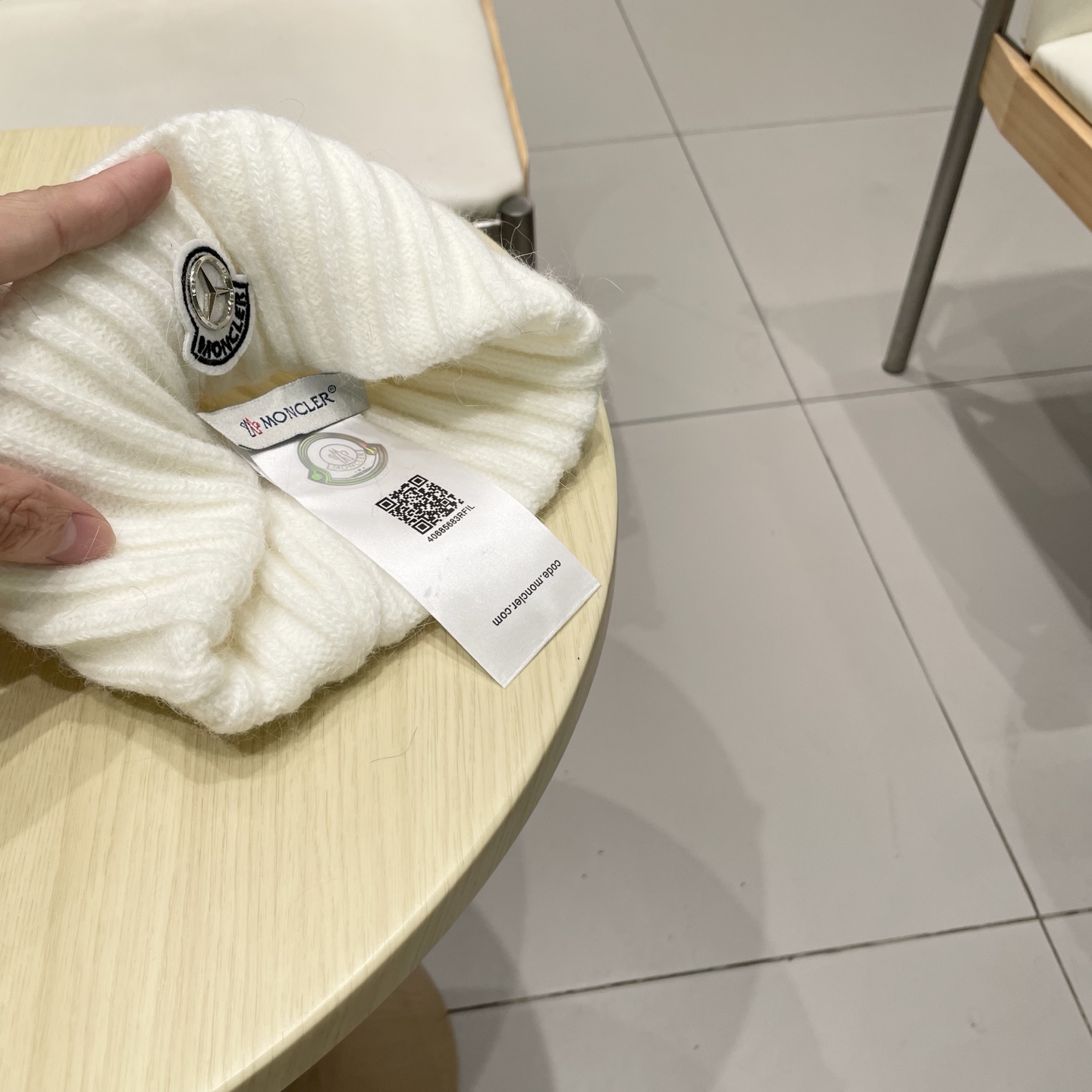 蒙口Moncler盟可睐💥官网经典针织帽，原单复刻.非常柔软亲肤，弹性很好💓有质感又非常百搭的款式~保暖