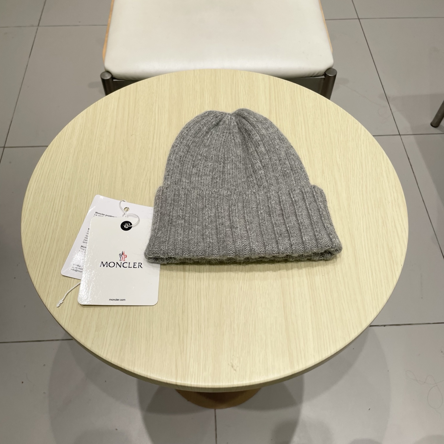 蒙口Moncler盟可睐💥官网经典针织帽，原单复刻.非常柔软亲肤，弹性很好💓有质感又非常百搭的款式~保暖