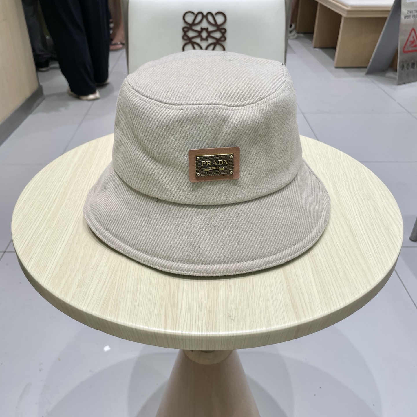NO:361733,Prada] Prada 25 autumn and winter new big brand fisherman hat, showing a small face, big brand models are super easy to match, buy them quickly!  Hat Straw Hat Fisherman Hat Baseball Hat Knitted Hats, Hats, Prada, Prada, espadrilles, hats普拉达】Prada 25秋冬新款大牌渔夫帽,显脸小 大牌款超好搭配,赶紧入手！帽子草帽渔夫帽棒球帽针织帽,帽子,prada,prada,espadrilles,hats,hat