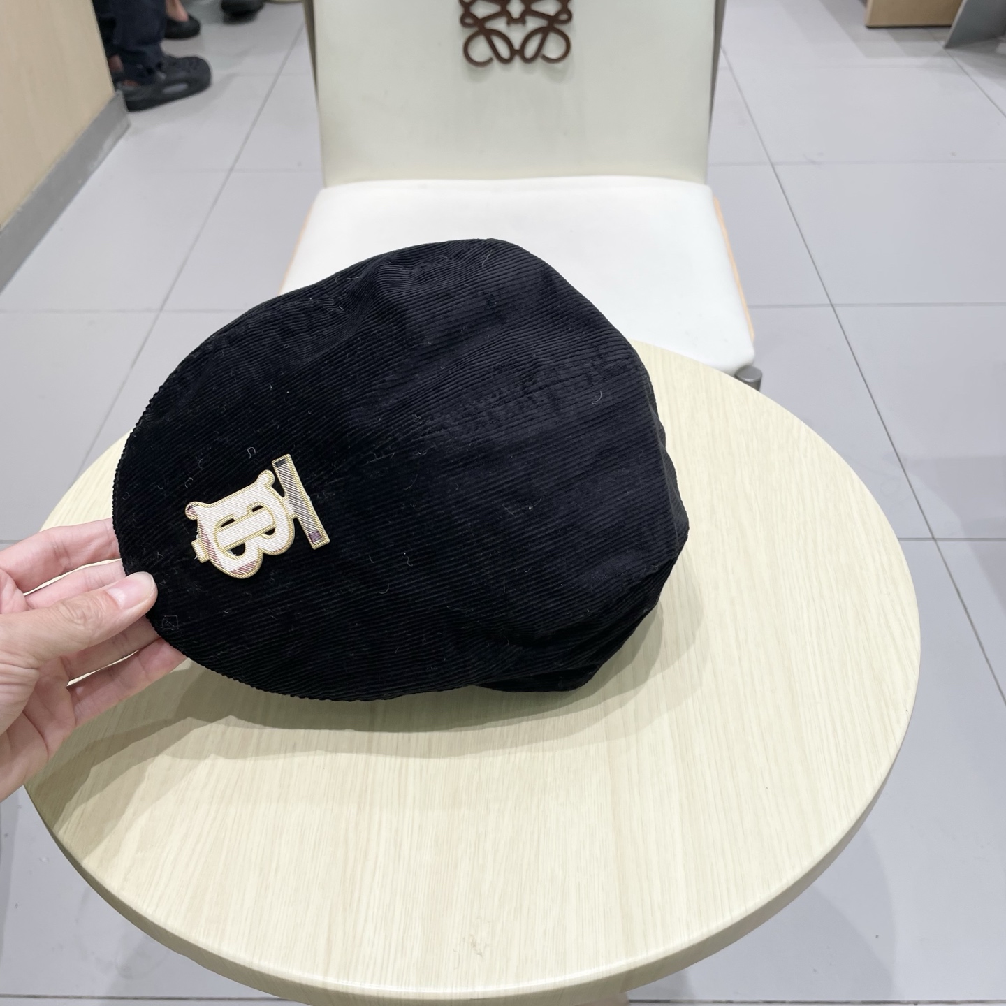  Chanel香奈儿鸭舌前进帽，灯芯绒面料，头围57cm