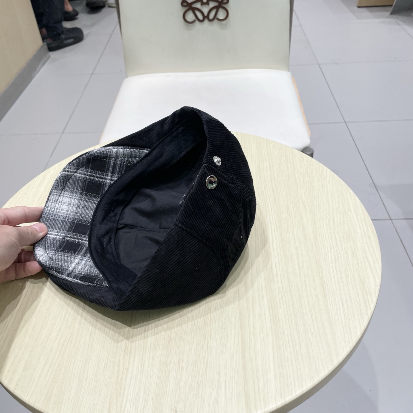  Chanel香奈儿鸭舌前进帽，灯芯绒面料，头围57cm