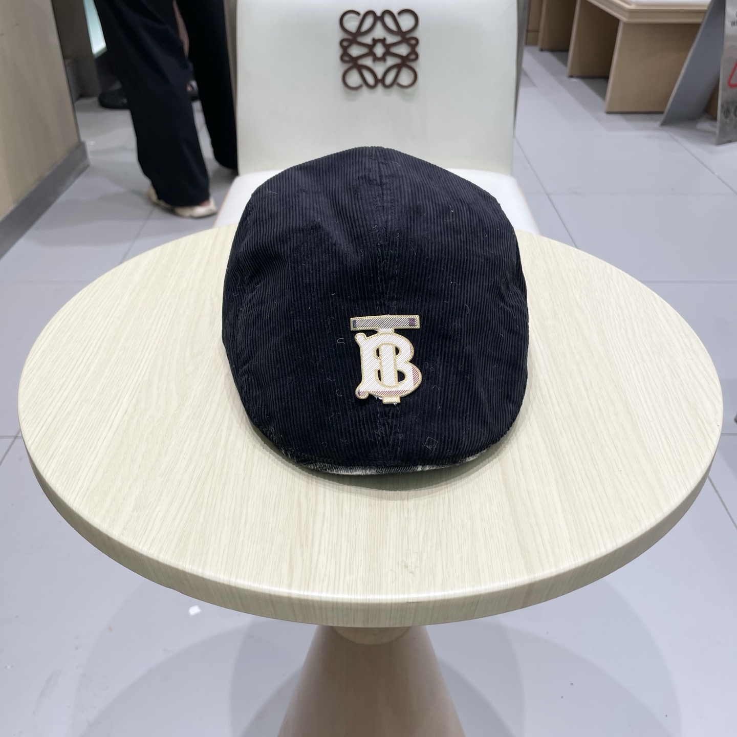  Chanel香奈儿鸭舌前进帽，灯芯绒面料，头围57cm