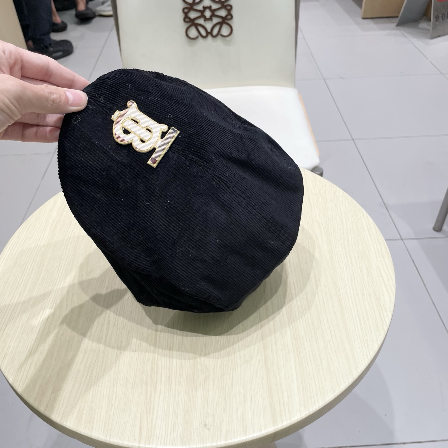  Chanel香奈儿鸭舌前进帽，灯芯绒面料，头围57cm