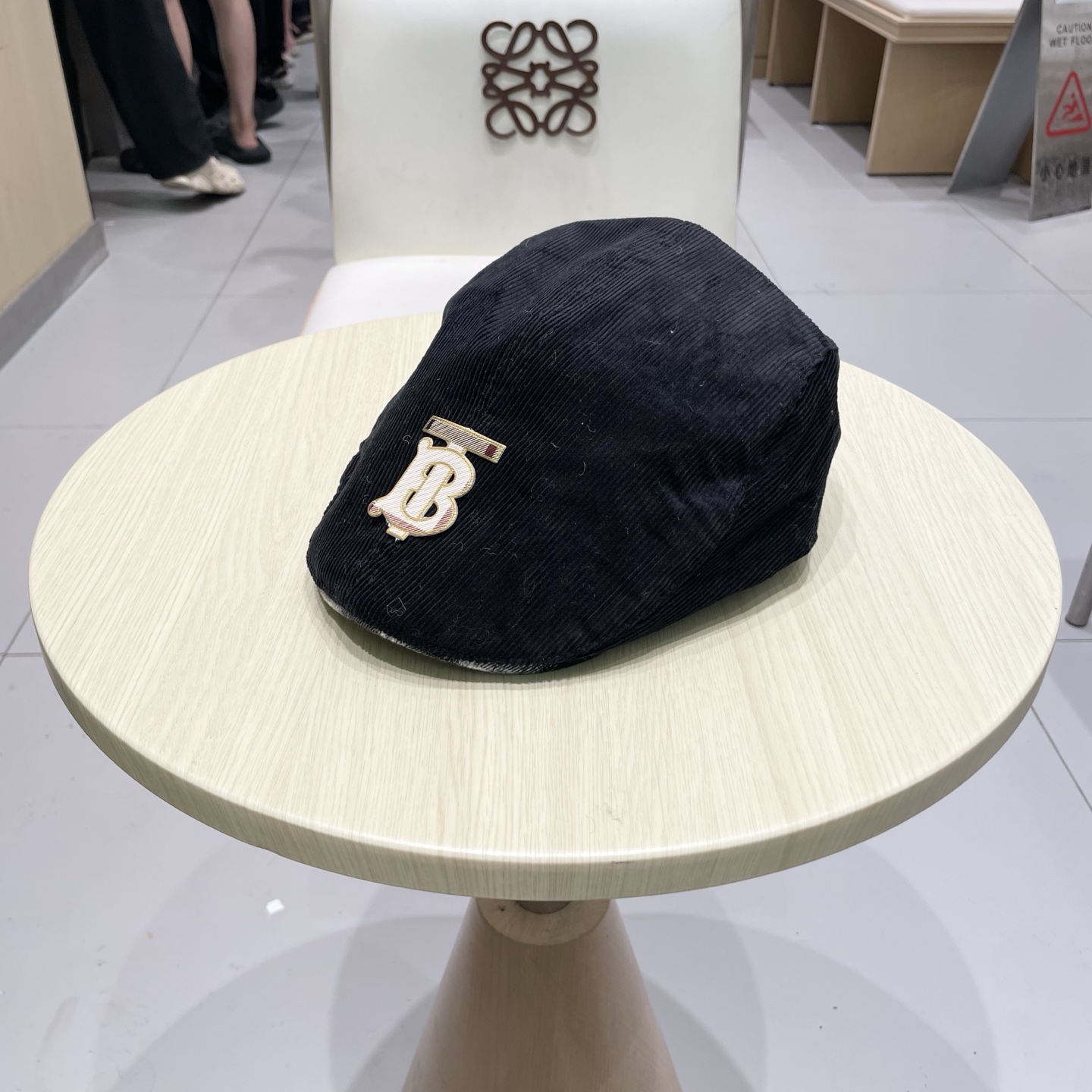  Chanel香奈儿鸭舌前进帽，灯芯绒面料，头围57cm