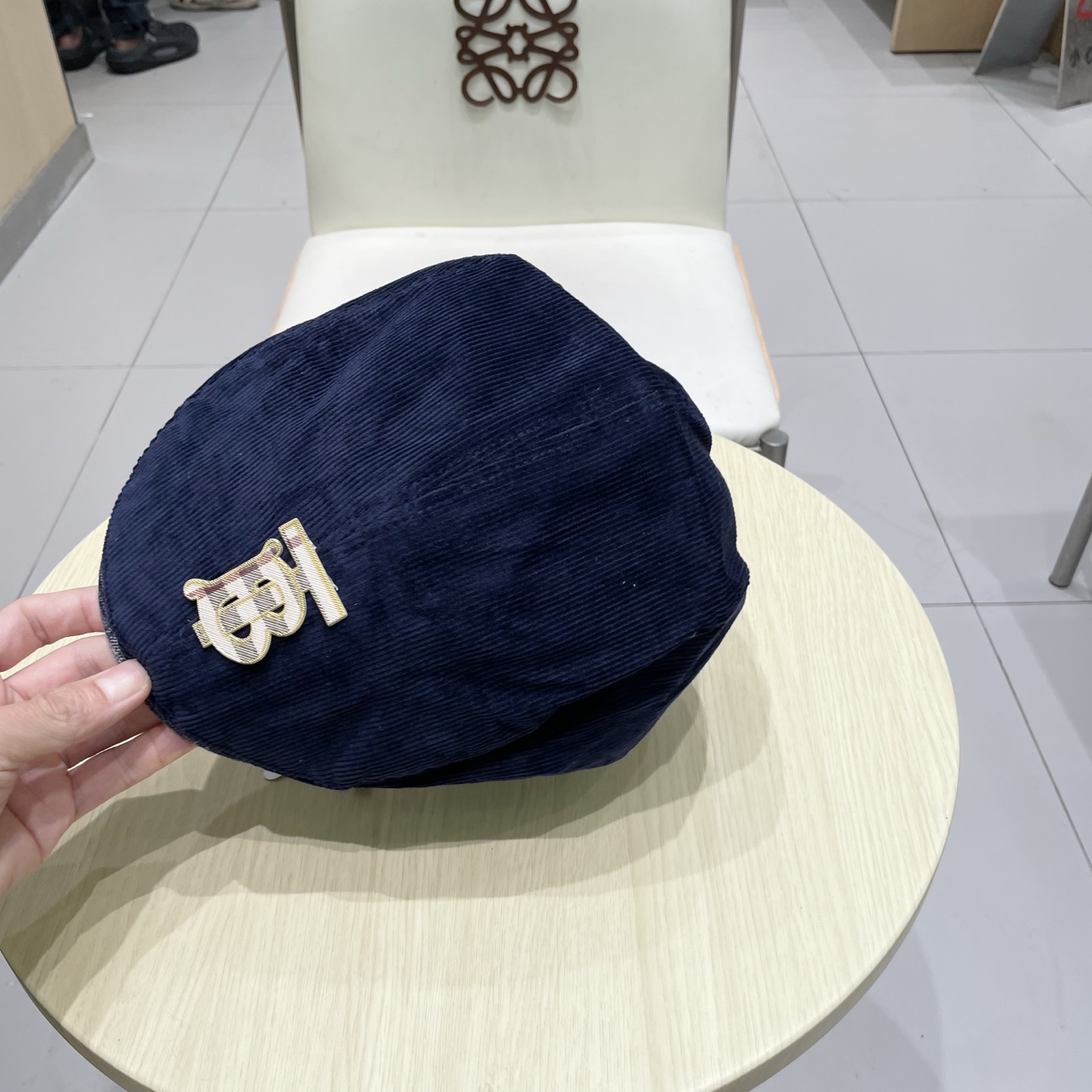  Chanel香奈儿鸭舌前进帽，灯芯绒面料，头围57cm