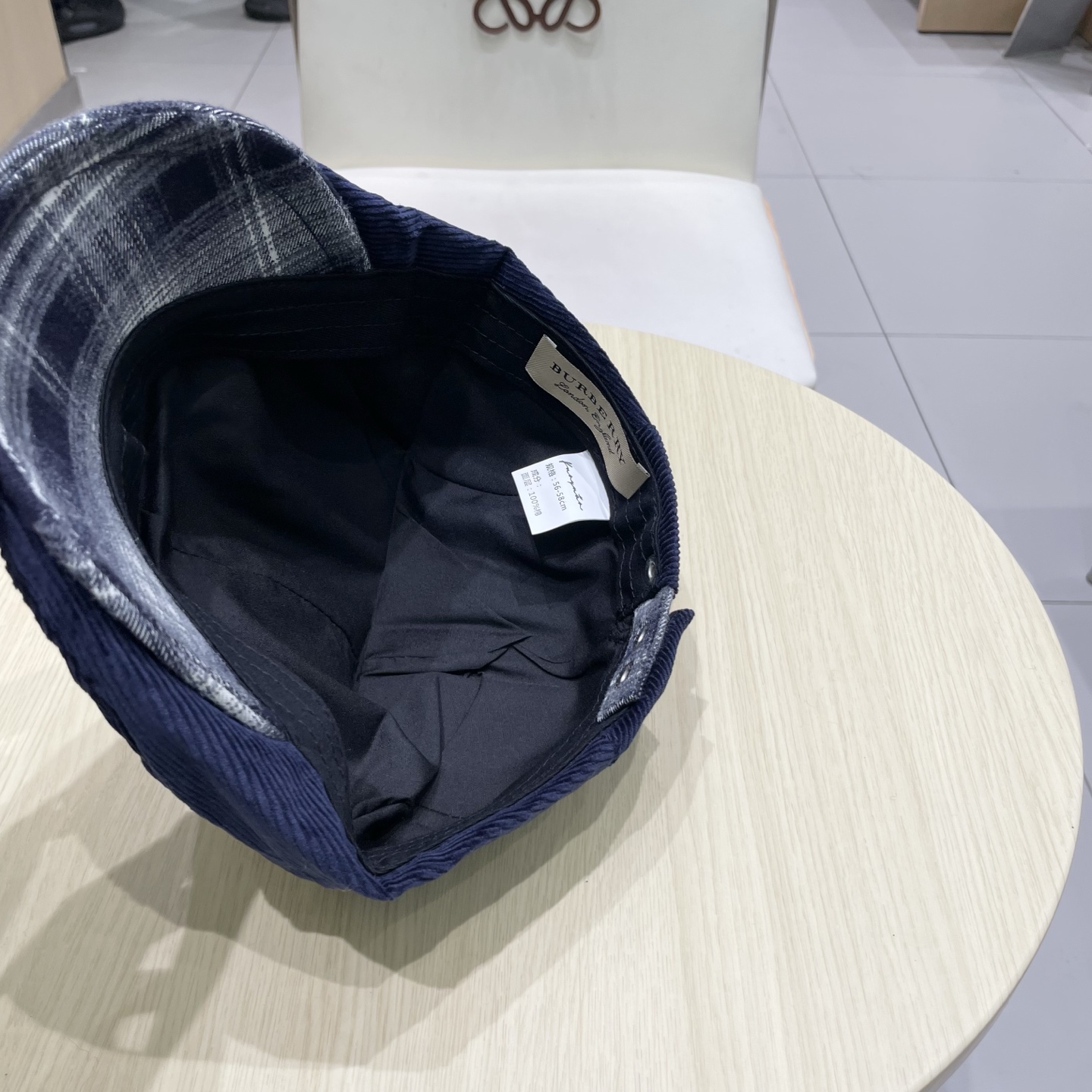  Chanel香奈儿鸭舌前进帽，灯芯绒面料，头围57cm