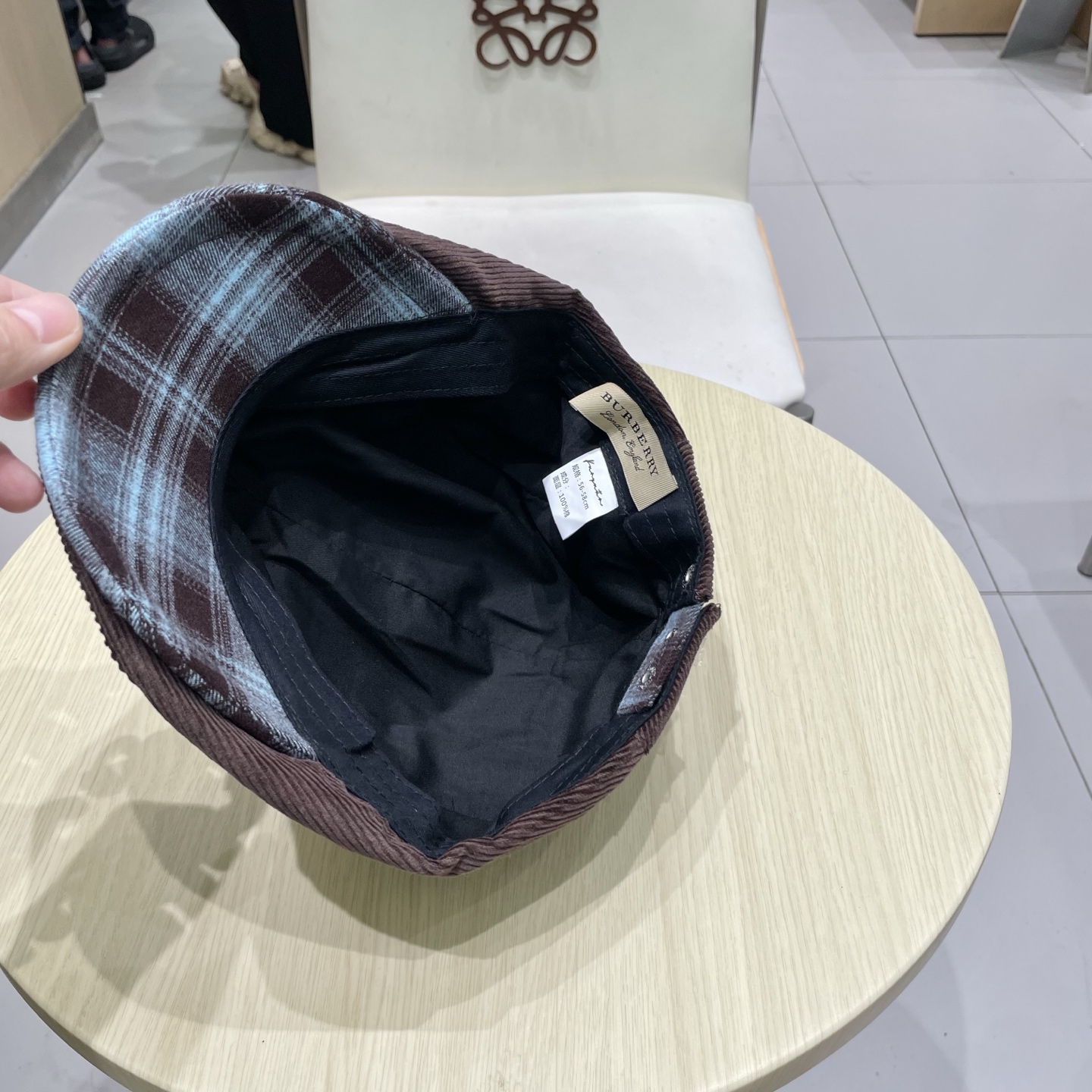  Chanel香奈儿鸭舌前进帽，灯芯绒面料，头围57cm