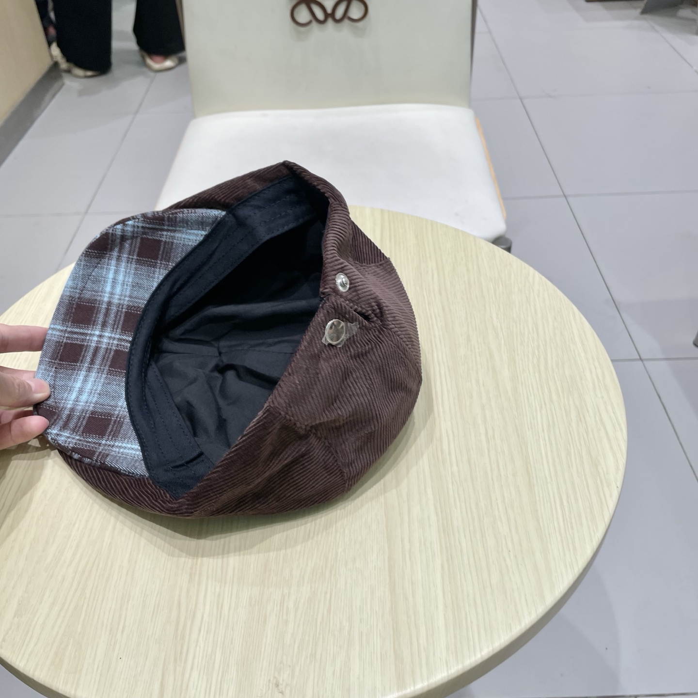  Chanel香奈儿鸭舌前进帽，灯芯绒面料，头围57cm