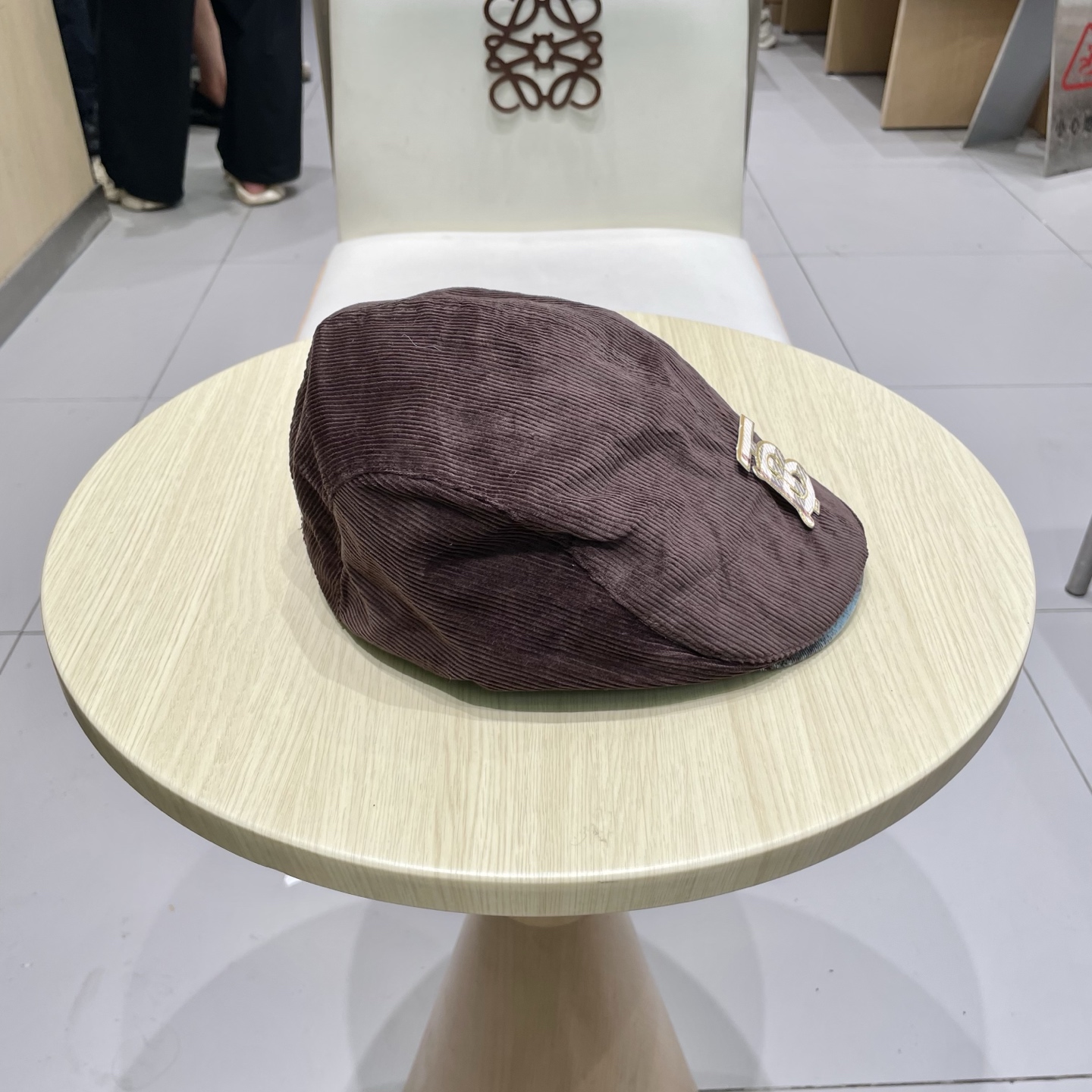  Chanel香奈儿鸭舌前进帽，灯芯绒面料，头围57cm