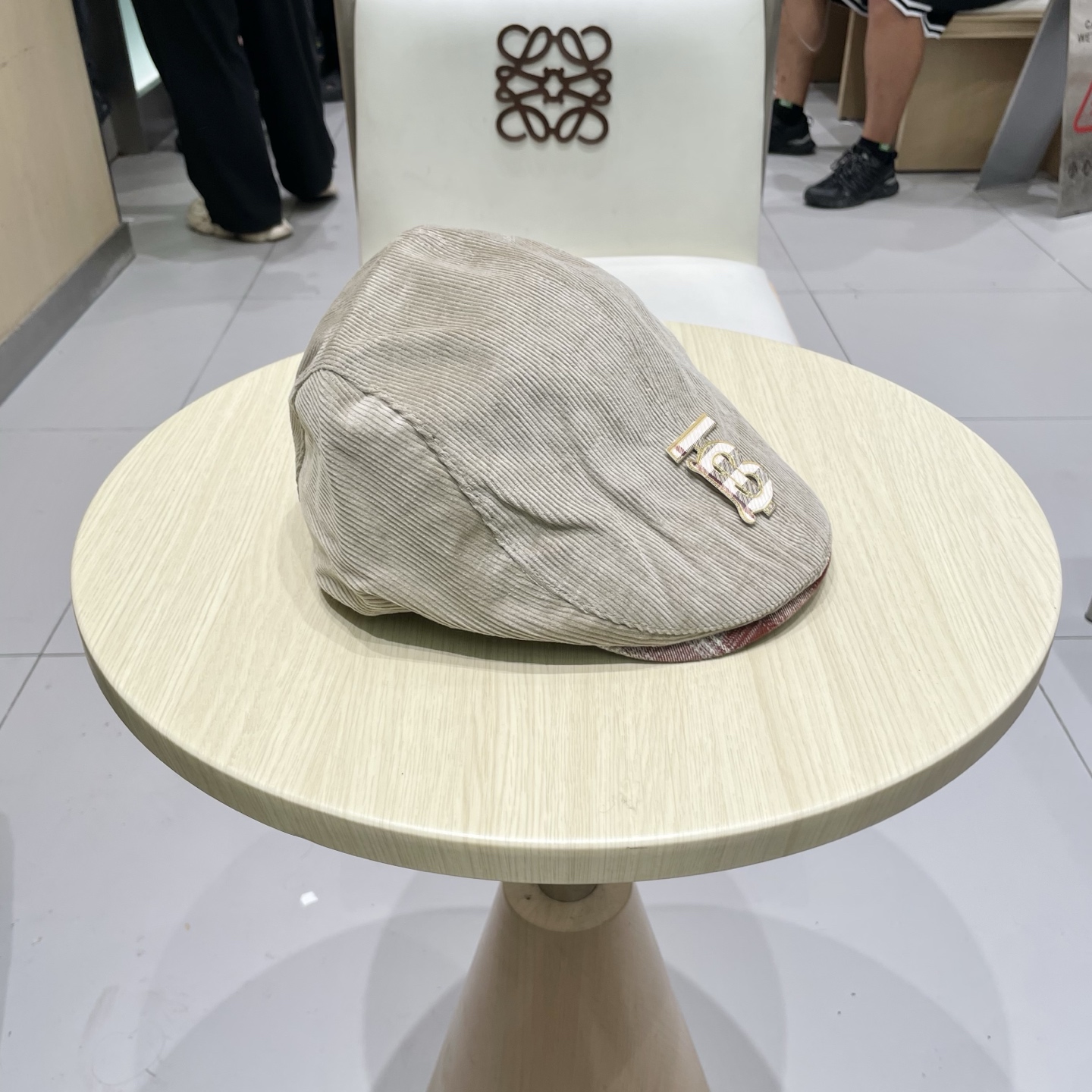  Chanel香奈儿鸭舌前进帽，灯芯绒面料，头围57cm