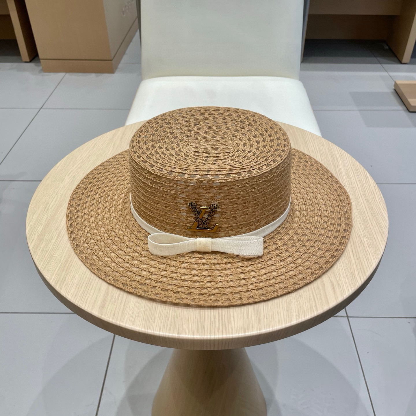  lv路易威登平顶草帽女夏季海边沙滩度假草编遮阳防晒帽子法式复古大头围礼帽