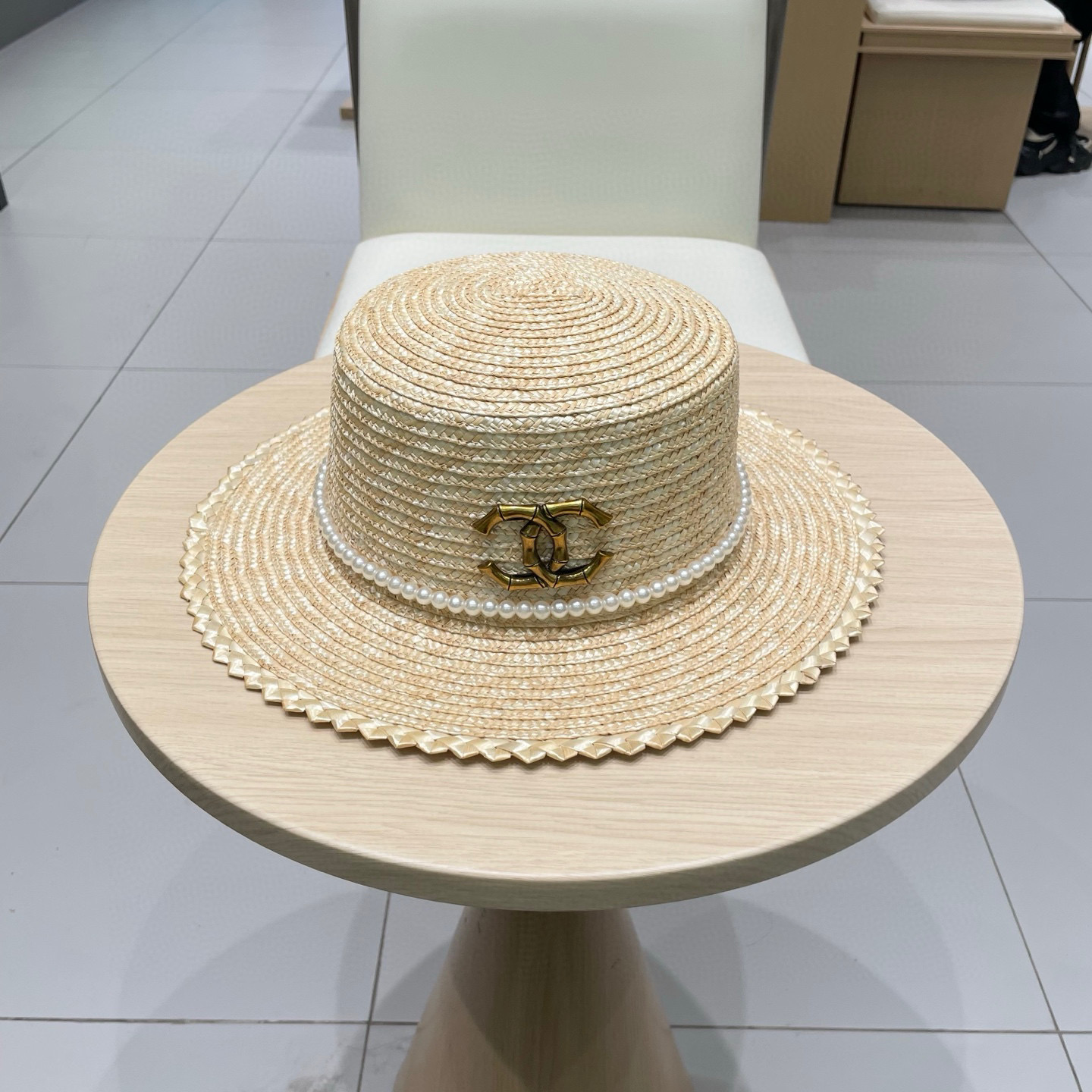  Chanel 欧美风格春夏法式珍珠链子麦秆平顶草帽旅游度假防晒遮阳沙滩帽女