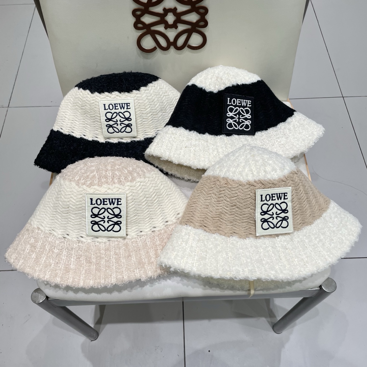 ＬＯＥＷＥ罗意威毛绒条纹水桶帽秋冬可折叠显脸小保暖圆顶渔夫帽针织盆帽