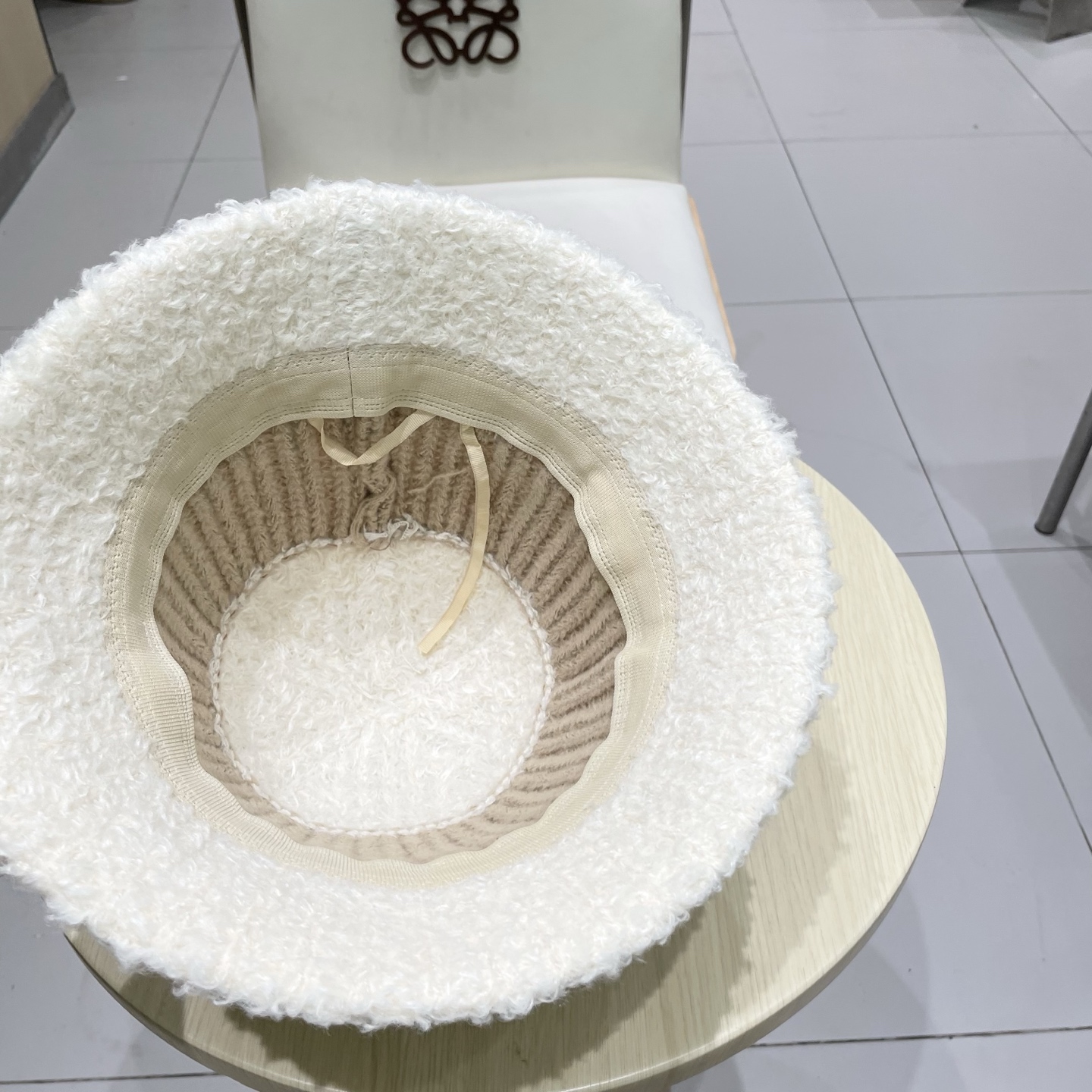 ＬＯＥＷＥ罗意威毛绒条纹水桶帽秋冬可折叠显脸小保暖圆顶渔夫帽针织盆帽