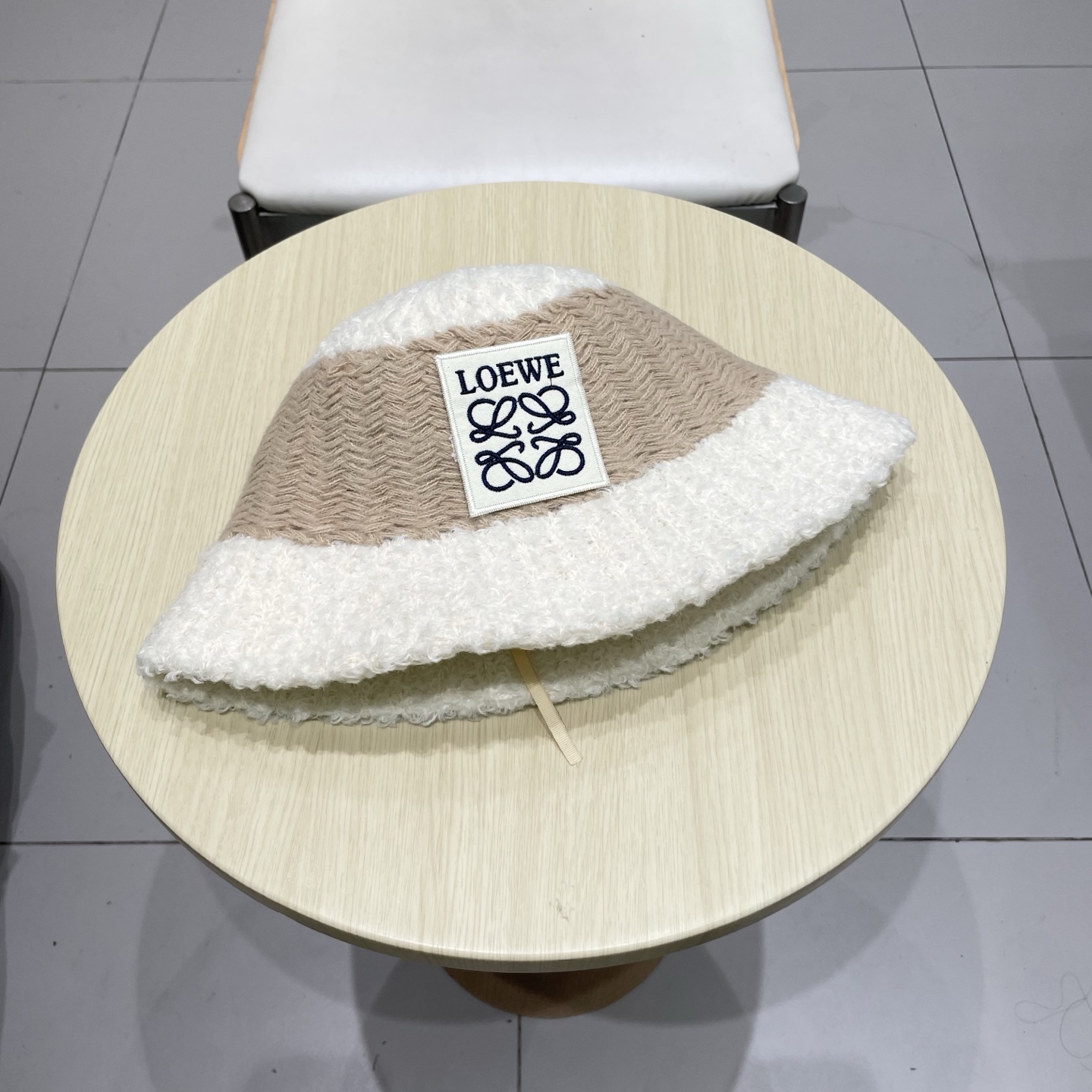 ＬＯＥＷＥ罗意威毛绒条纹水桶帽秋冬可折叠显脸小保暖圆顶渔夫帽针织盆帽