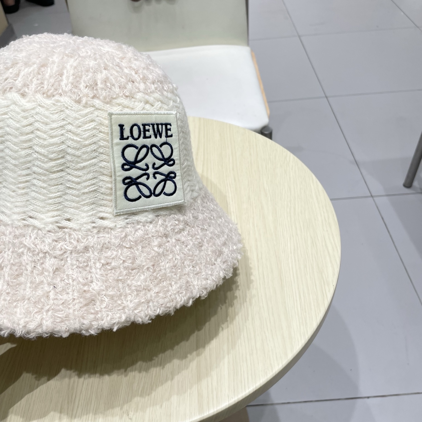 ＬＯＥＷＥ罗意威毛绒条纹水桶帽秋冬可折叠显脸小保暖圆顶渔夫帽针织盆帽