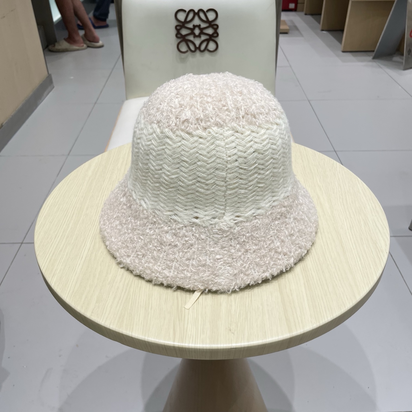 ＬＯＥＷＥ罗意威毛绒条纹水桶帽秋冬可折叠显脸小保暖圆顶渔夫帽针织盆帽