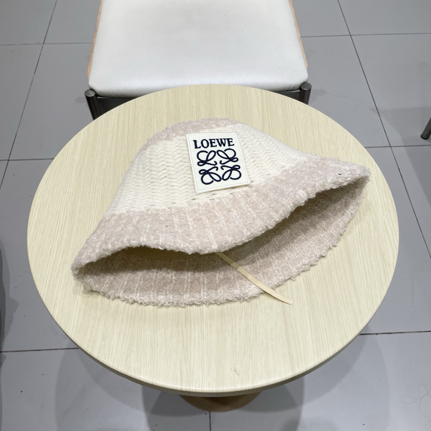 ＬＯＥＷＥ罗意威毛绒条纹水桶帽秋冬可折叠显脸小保暖圆顶渔夫帽针织盆帽