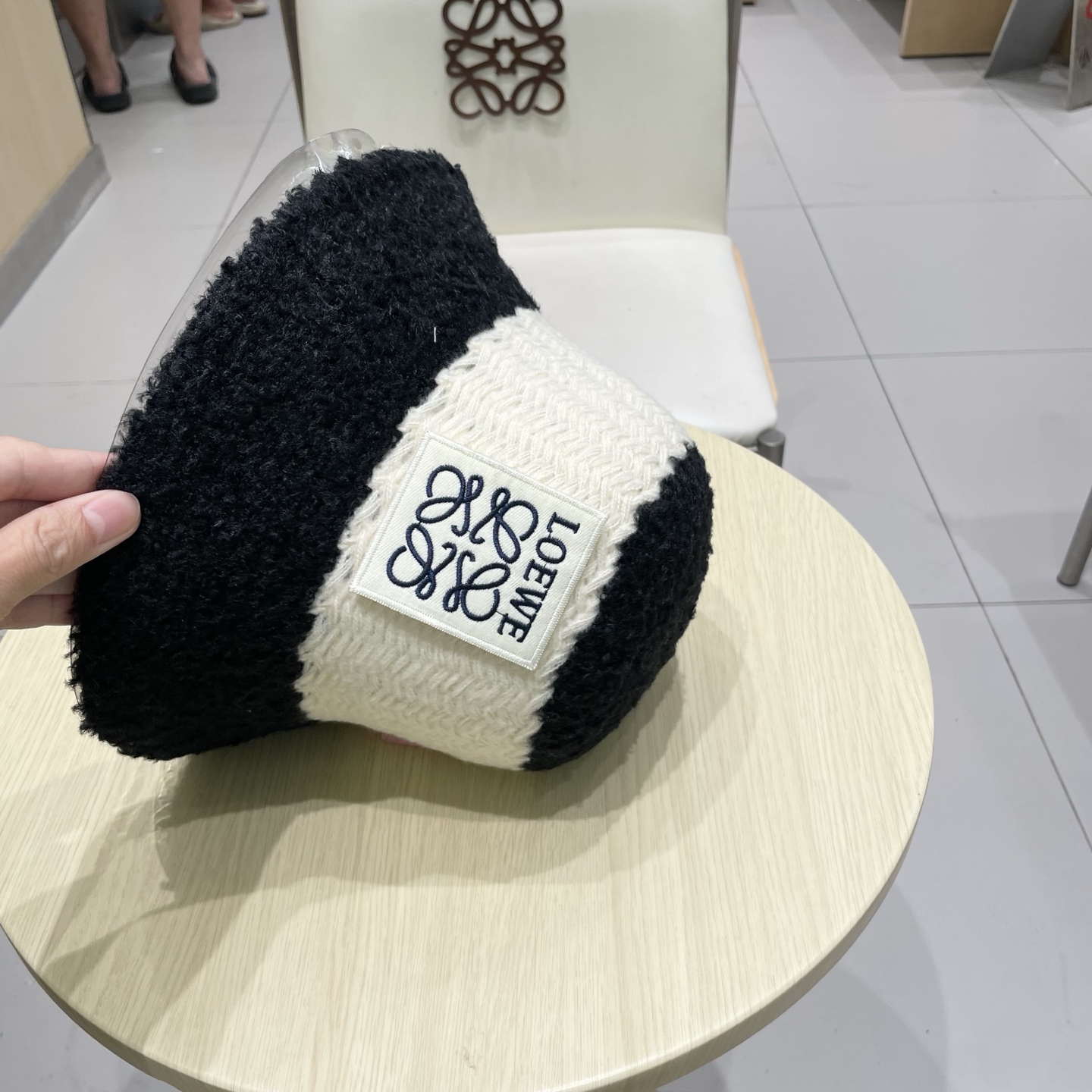 ＬＯＥＷＥ罗意威毛绒条纹水桶帽秋冬可折叠显脸小保暖圆顶渔夫帽针织盆帽