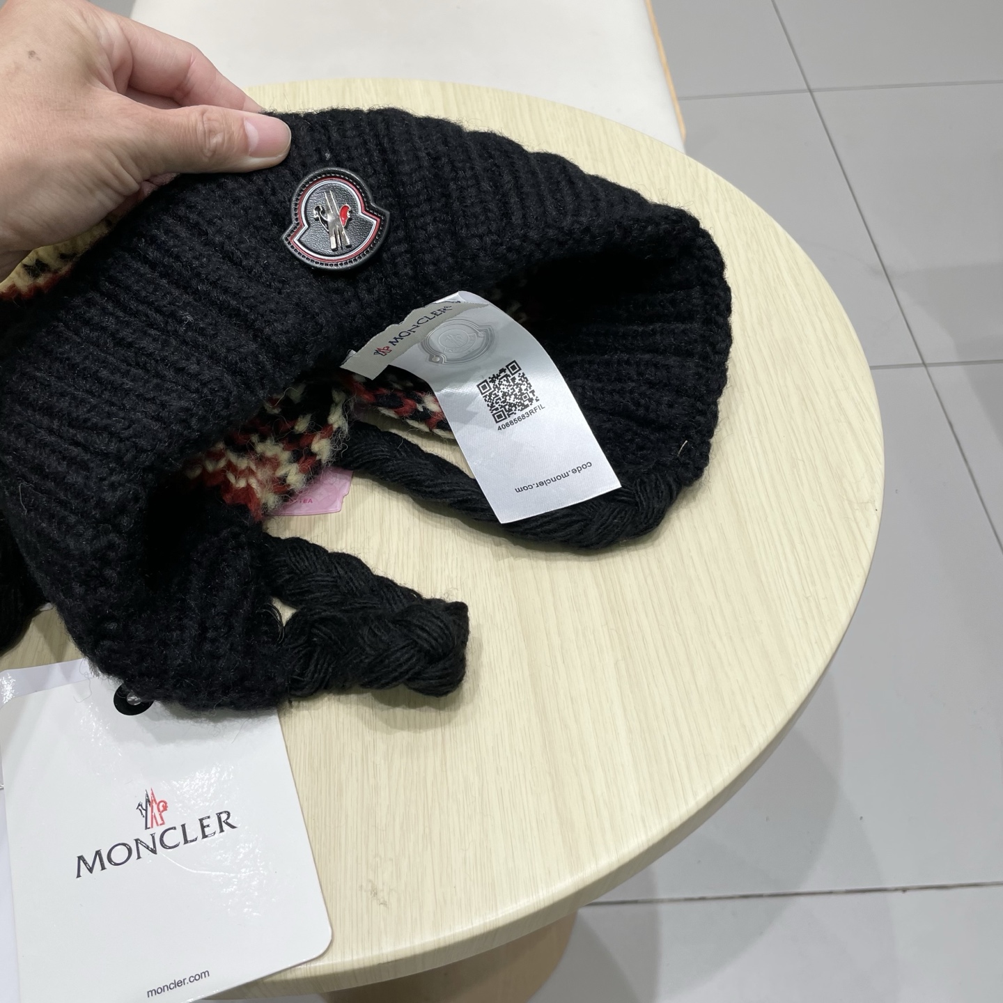  蒙口MONCLER2025新款护耳针织帽女秋冬季保暖捂耳毛线帽复古民族风