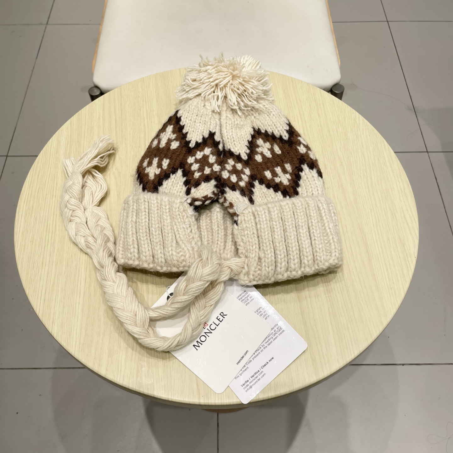  蒙口MONCLER2025新款护耳针织帽女秋冬季保暖捂耳毛线帽复古民族风