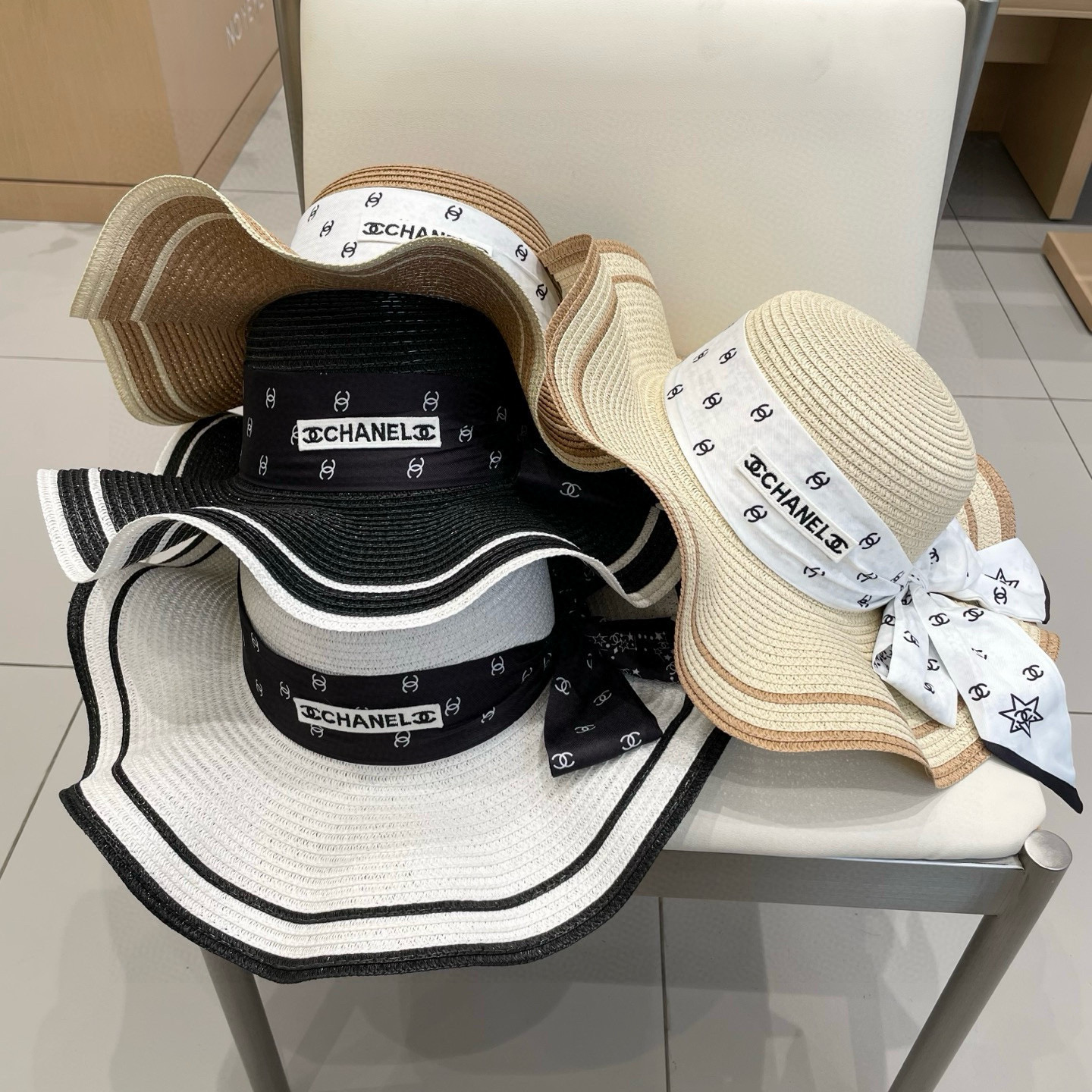  Chanel香奈儿丝带草帽，波浪边遮阳帽，头围57cm