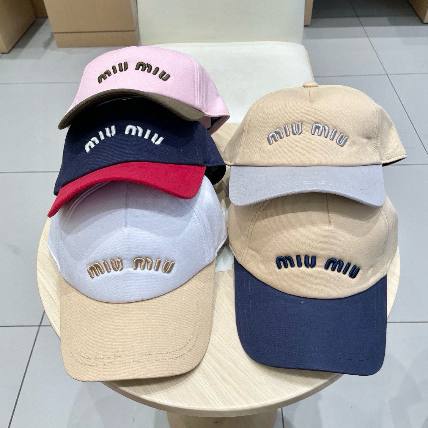  【Miumiu缪缪】新款订单款刺绣棒球帽🧢大牌款超好搭配，赶紧入手！
