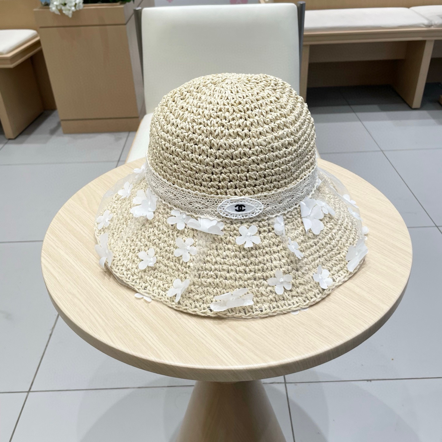 Chanel香奈儿花朵蕾丝草帽女夏季海边度假沙滩透气镂空遮阳防晒帽草编太阳帽子