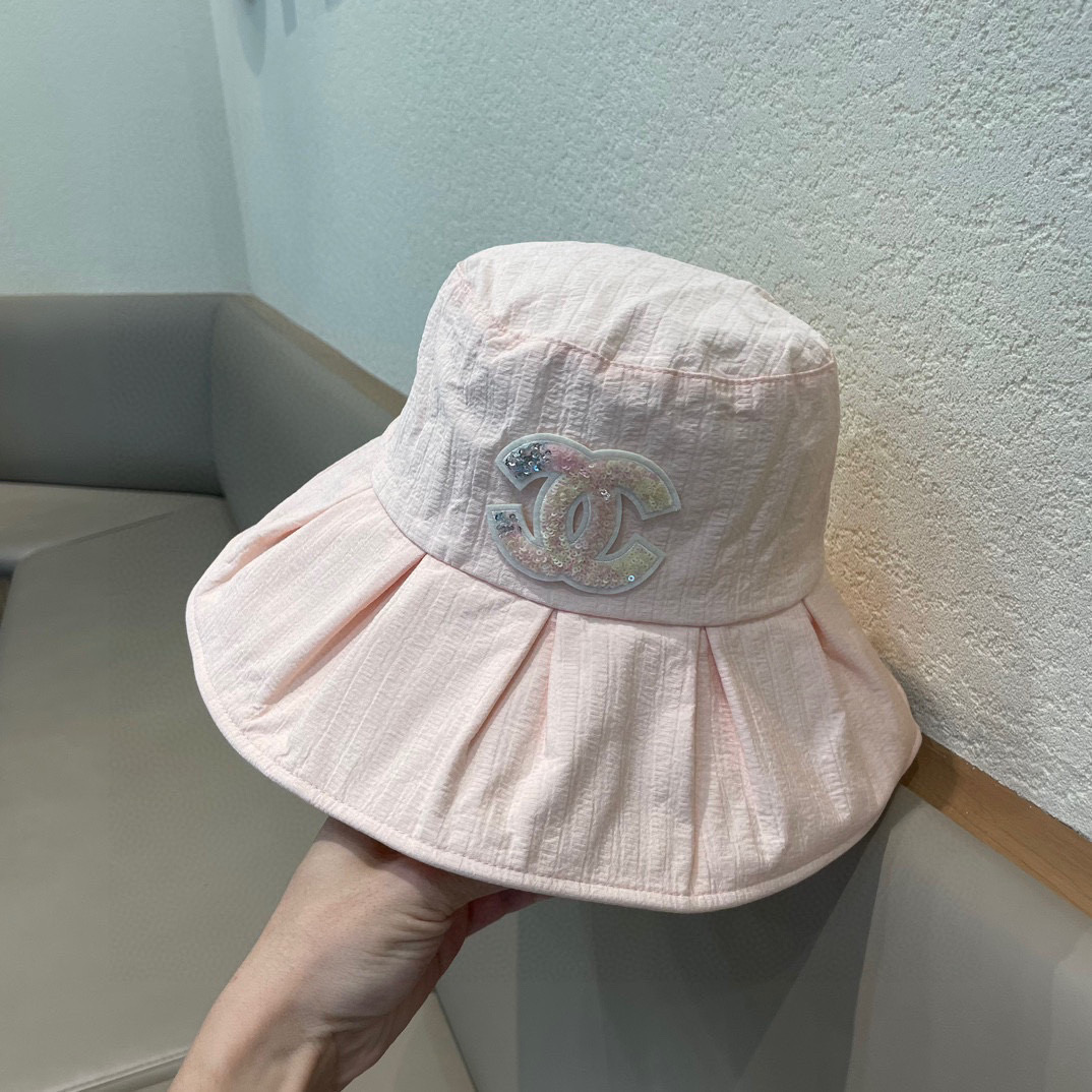 。Chanel夏季新款渔夫帽女大檐黑胶防紫外线遮阳帽海边出游防风太阳帽