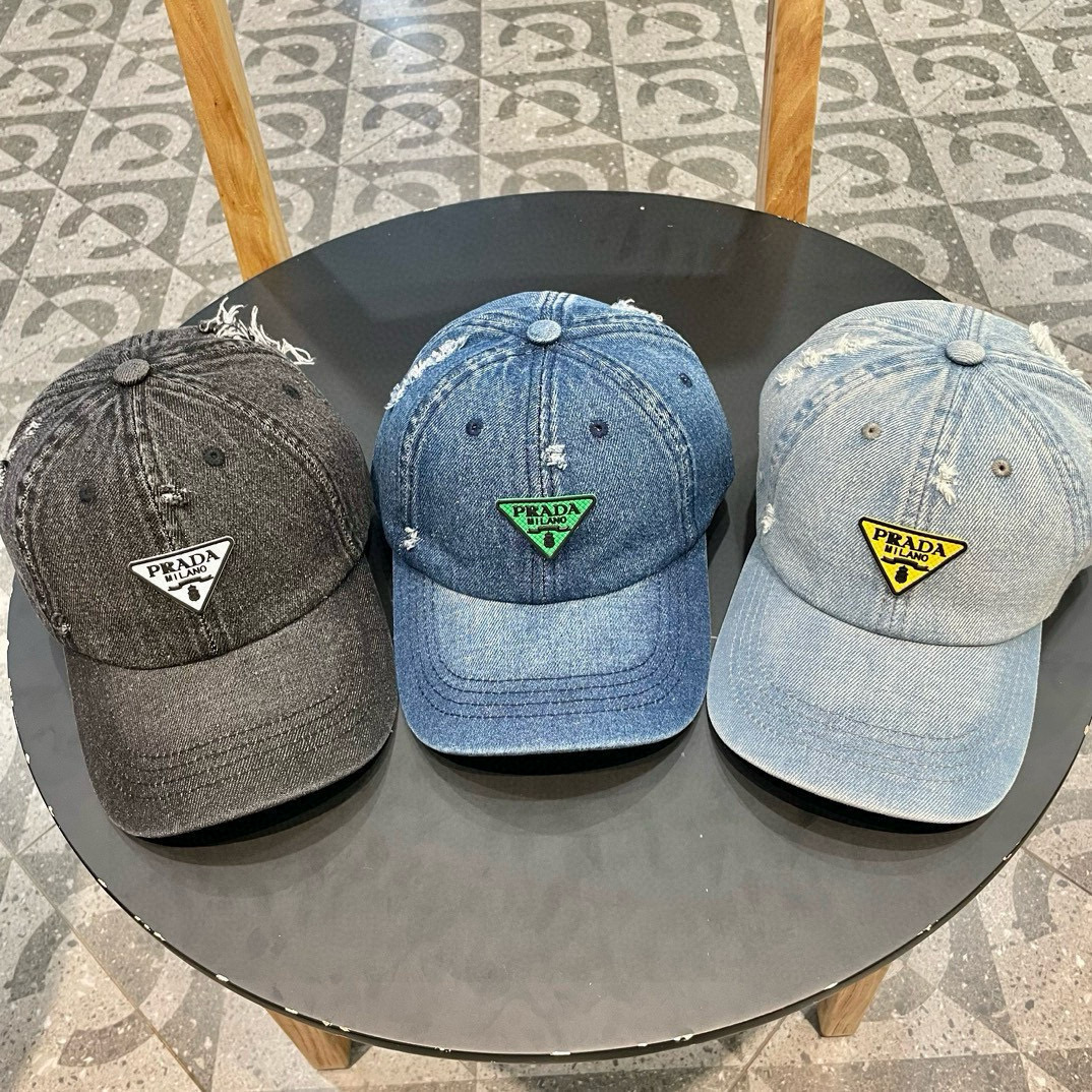  普拉达Prada 经典三角标棒球帽🧢万能必留款 戴一万年都好看 日常刚需 颜色完美 帽型正点 简直谁戴