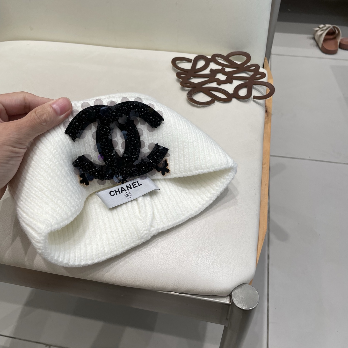  Chanel官网品质香奈儿秋冬网红时尚博主推荐款毛线帽，小红书爆款，手感超柔软舒适的针织线帽，弹性极佳