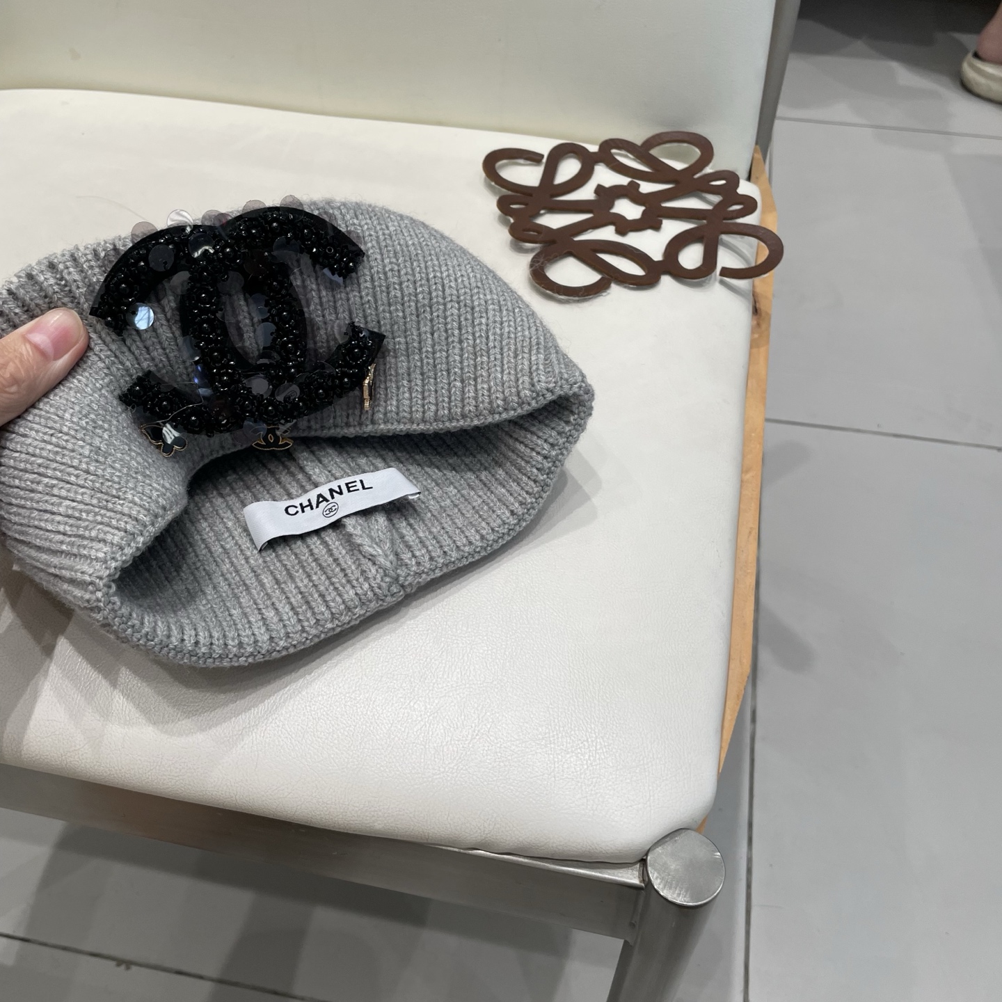  Chanel官网品质香奈儿秋冬网红时尚博主推荐款毛线帽，小红书爆款，手感超柔软舒适的针织线帽，弹性极佳