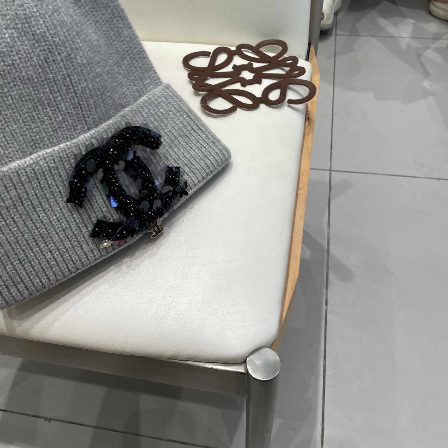  Chanel官网品质香奈儿秋冬网红时尚博主推荐款毛线帽，小红书爆款，手感超柔软舒适的针织线帽，弹性极佳