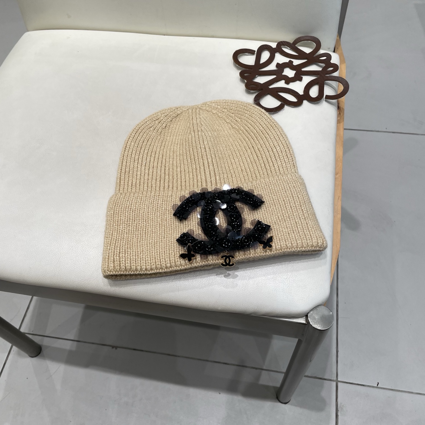  Chanel官网品质香奈儿秋冬网红时尚博主推荐款毛线帽，小红书爆款，手感超柔软舒适的针织线帽，弹性极佳