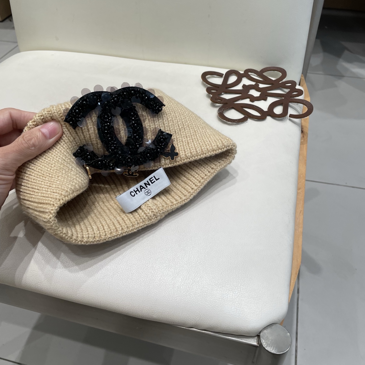  Chanel官网品质香奈儿秋冬网红时尚博主推荐款毛线帽，小红书爆款，手感超柔软舒适的针织线帽，弹性极佳