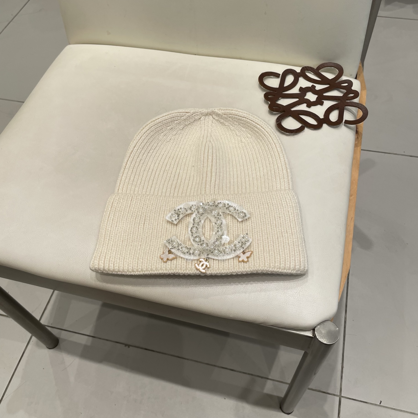 NO:617733,Chanel official website quality Chanel autumn and winter wool hat recommended by Internet celebrity fashion bloggers, Xiaohongshu hot style, super soft and comfortable knitted hat with excellent elasticity!  Hats, bucket hats, baseball caps, knitted hats, hats, chanel, chanel, espadrilles, hats19860909Chanel官网品质香奈儿秋冬网红时尚博主推荐款毛线帽,小红书爆款,手感超柔软舒适的针织线帽,弹性极佳！帽子渔夫帽棒球帽针织帽,帽子,chanel,chanel,espadrilles,hats,hat