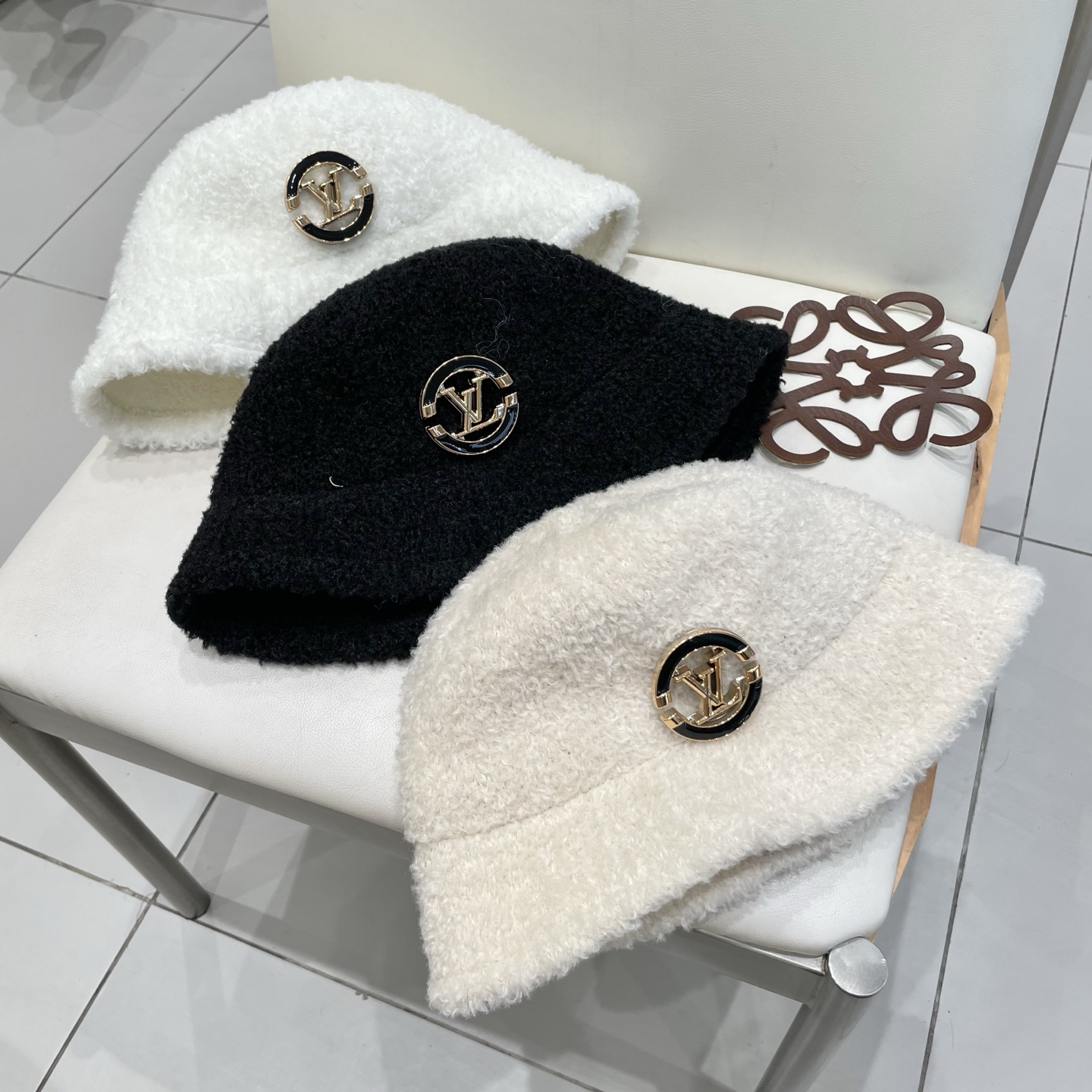 路易威登棒球帽LouisVuitton👒羊羔卷圆顶盆帽女生韩版气质卷边台灯帽秋冬ins风纯色甜美渔夫帽