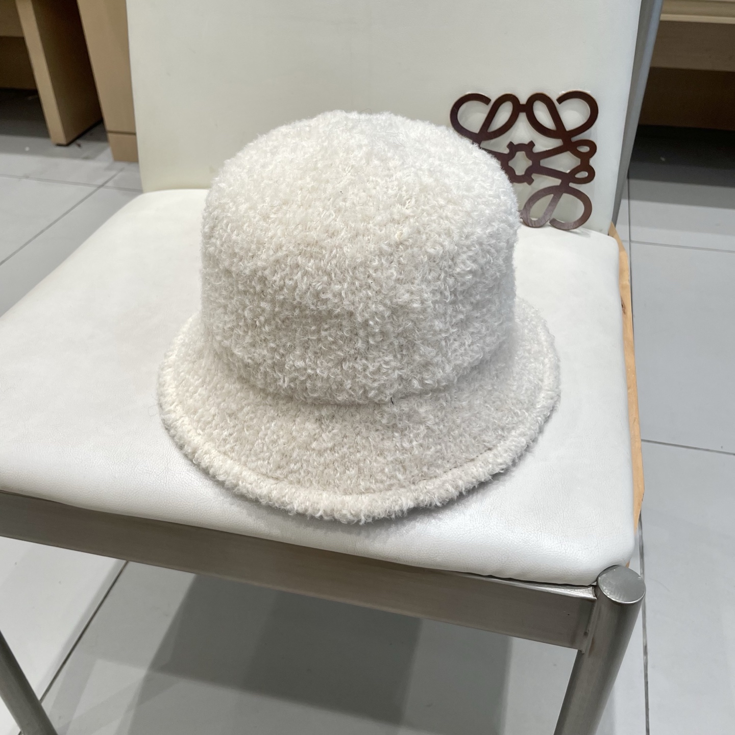 路易威登棒球帽LouisVuitton👒羊羔卷圆顶盆帽女生韩版气质卷边台灯帽秋冬ins风纯色甜美渔夫帽