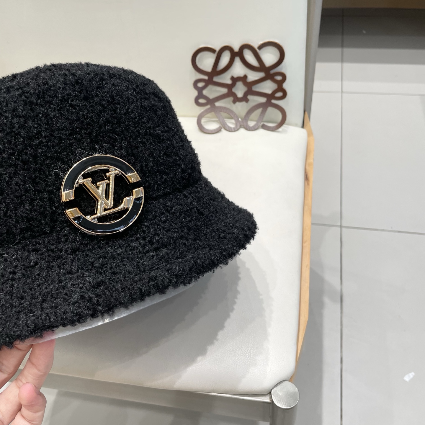 路易威登棒球帽LouisVuitton👒羊羔卷圆顶盆帽女生韩版气质卷边台灯帽秋冬ins风纯色甜美渔夫帽