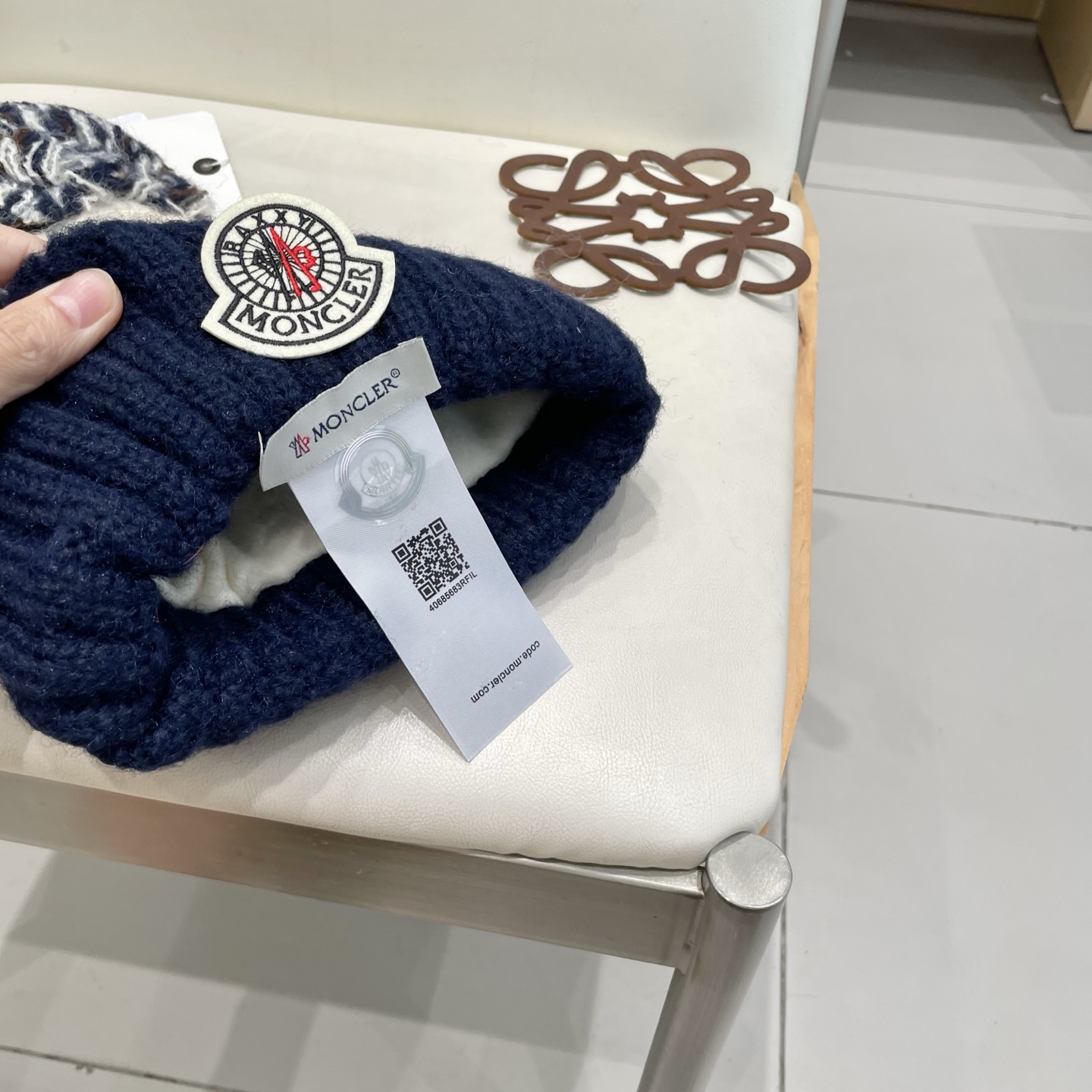  Moncler蒙口保暖百搭冬可爱圆针织帽帽女秋彩色毛球耳套头毛线帽冬季韩版顶护