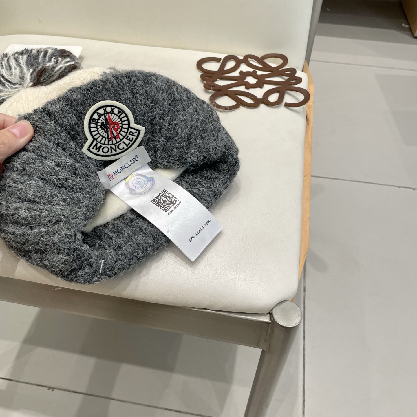  Moncler蒙口保暖百搭冬可爱圆针织帽帽女秋彩色毛球耳套头毛线帽冬季韩版顶护