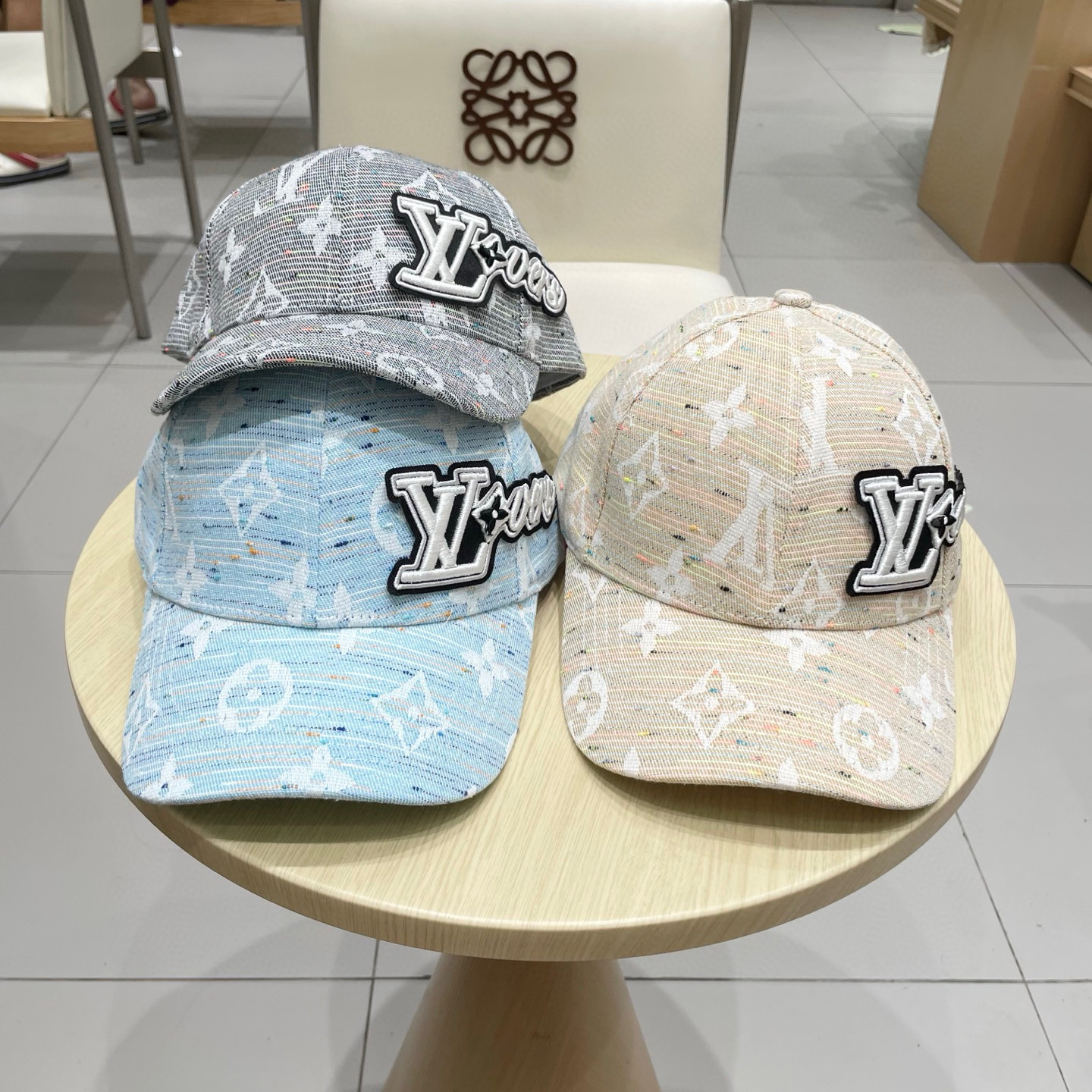 路易威登棒球帽 LouisVuitton😍新款LV棒球帽，重工打造♥️高端大气，百搭款🤗男女通用！跑量！