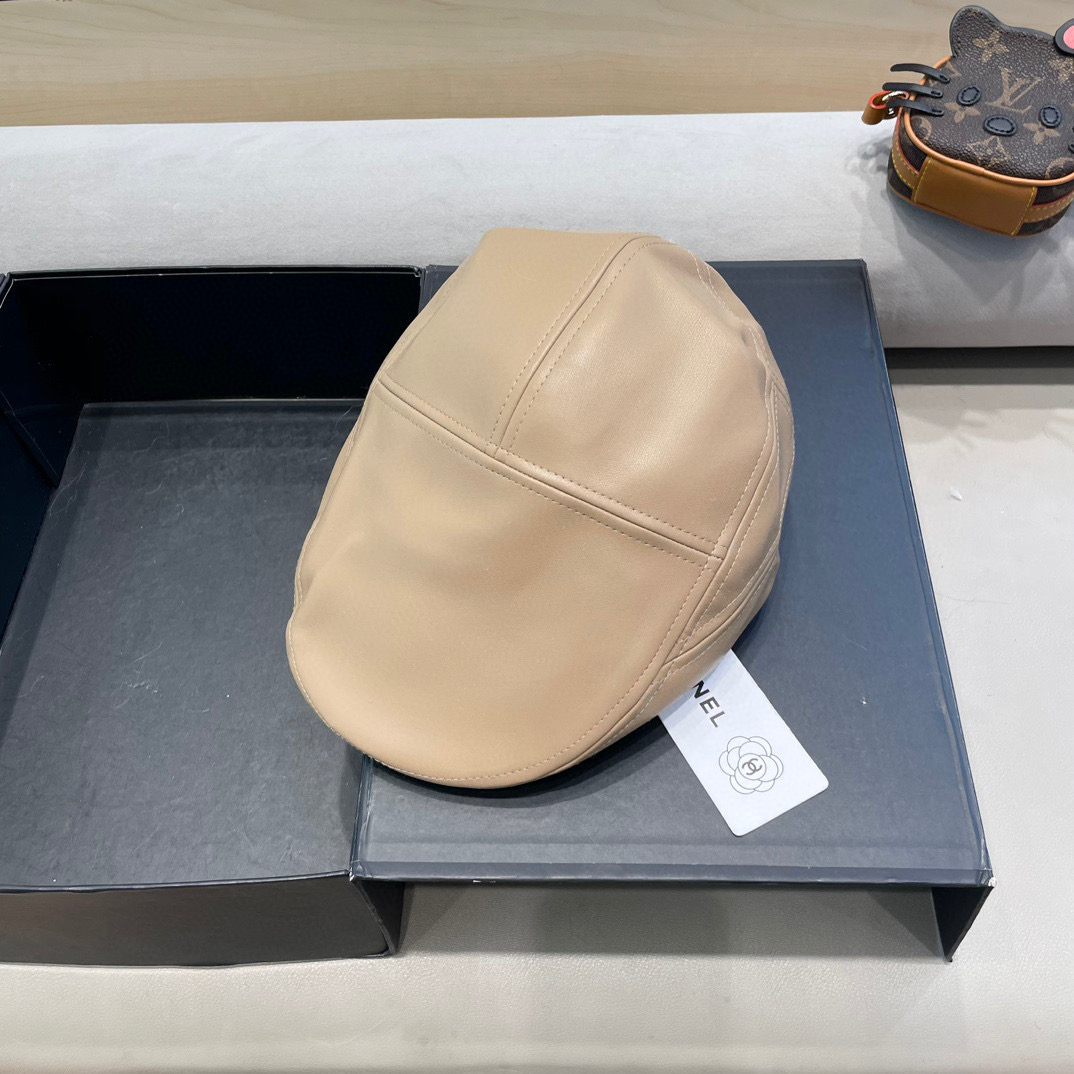  Chanel香奈儿复古PU皮质反戴前进帽女秋冬百搭辣妹个性情侣显脸小贝雷帽子
