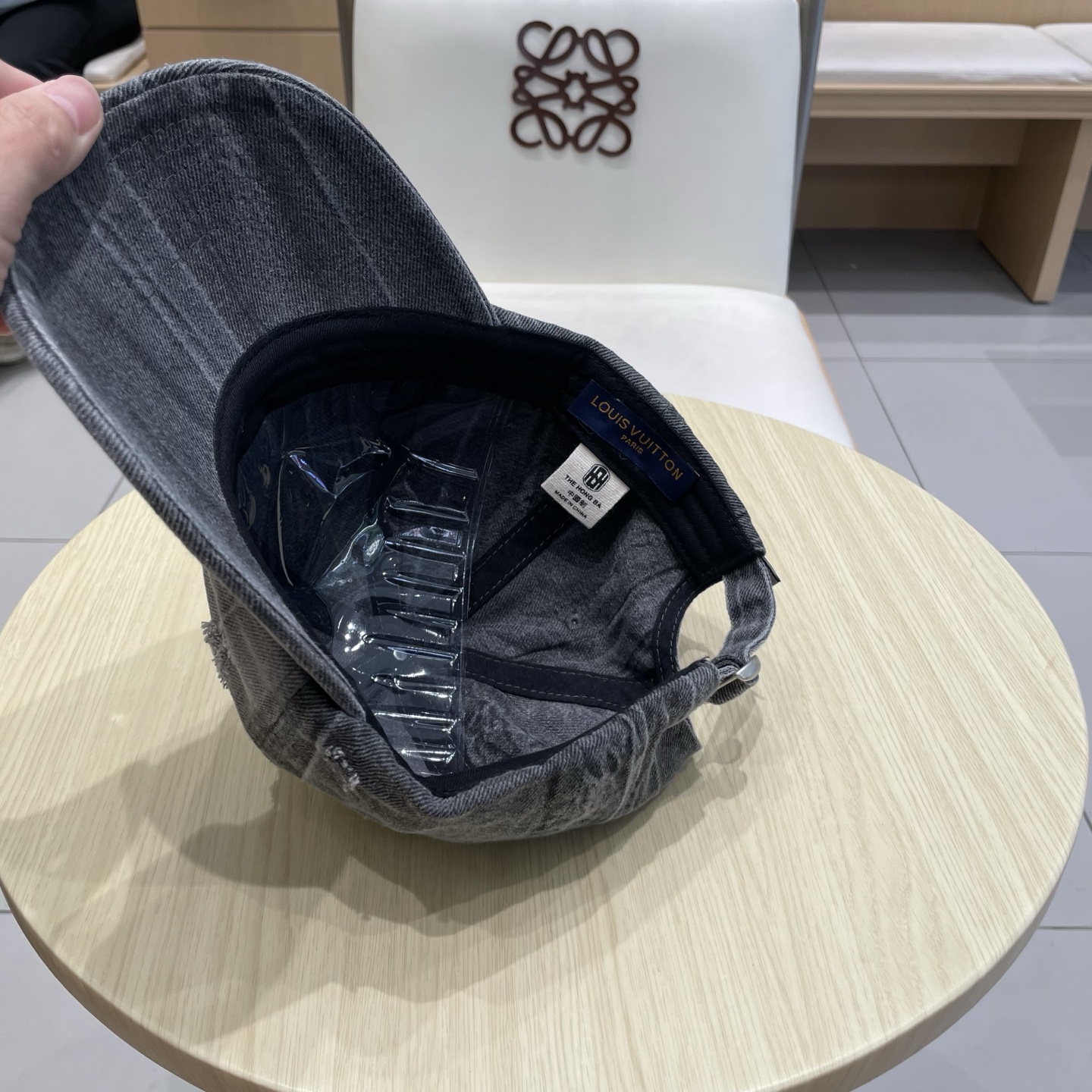 🧢路易威登棒球帽 LouisVuitton😍新款LV棒球帽，重工打造♥️高端大气，百搭款🤗男女通用！跑量